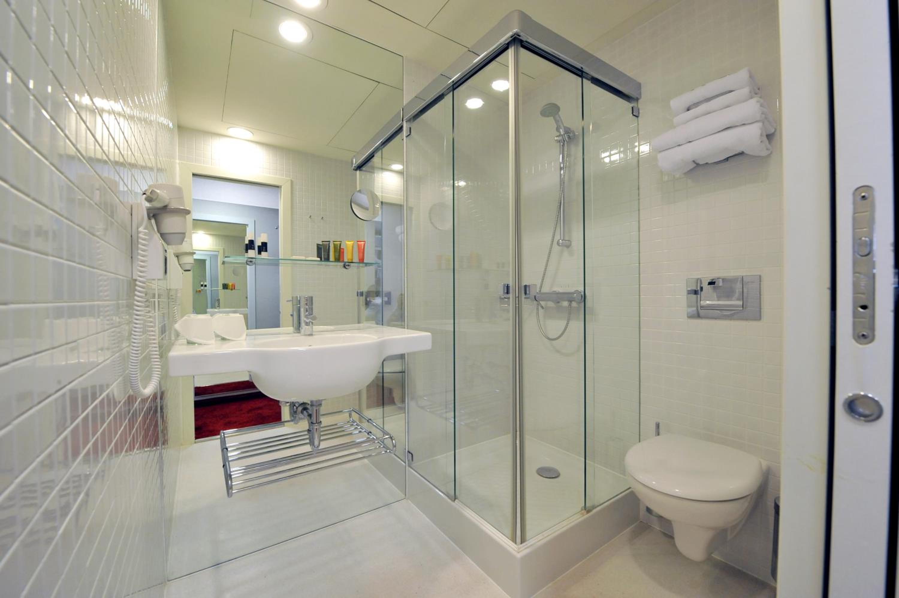 Superior Double or Twin Room with City View photo 3
