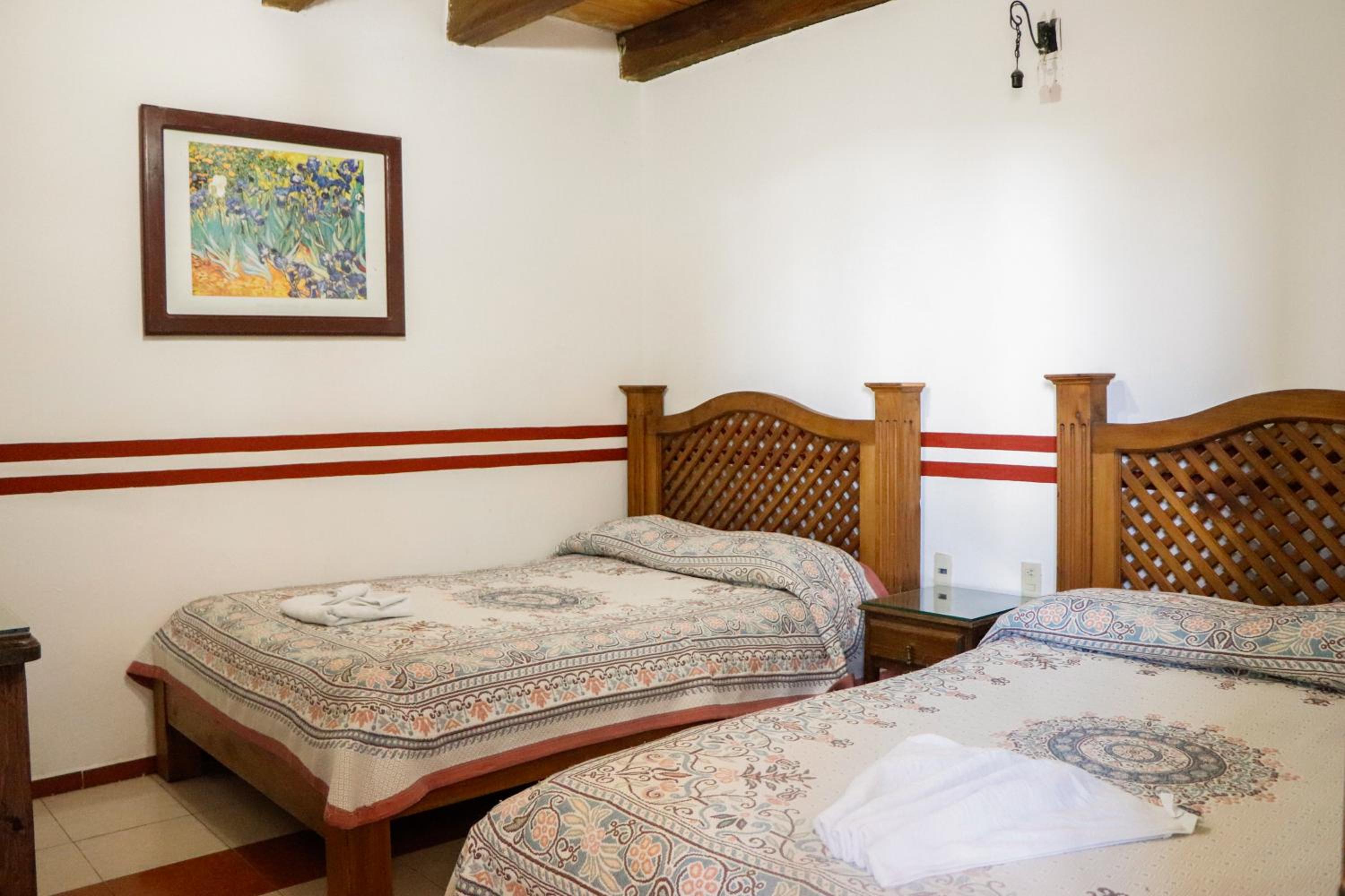 Standard Double Room with Two Double Beds - Photo 2
