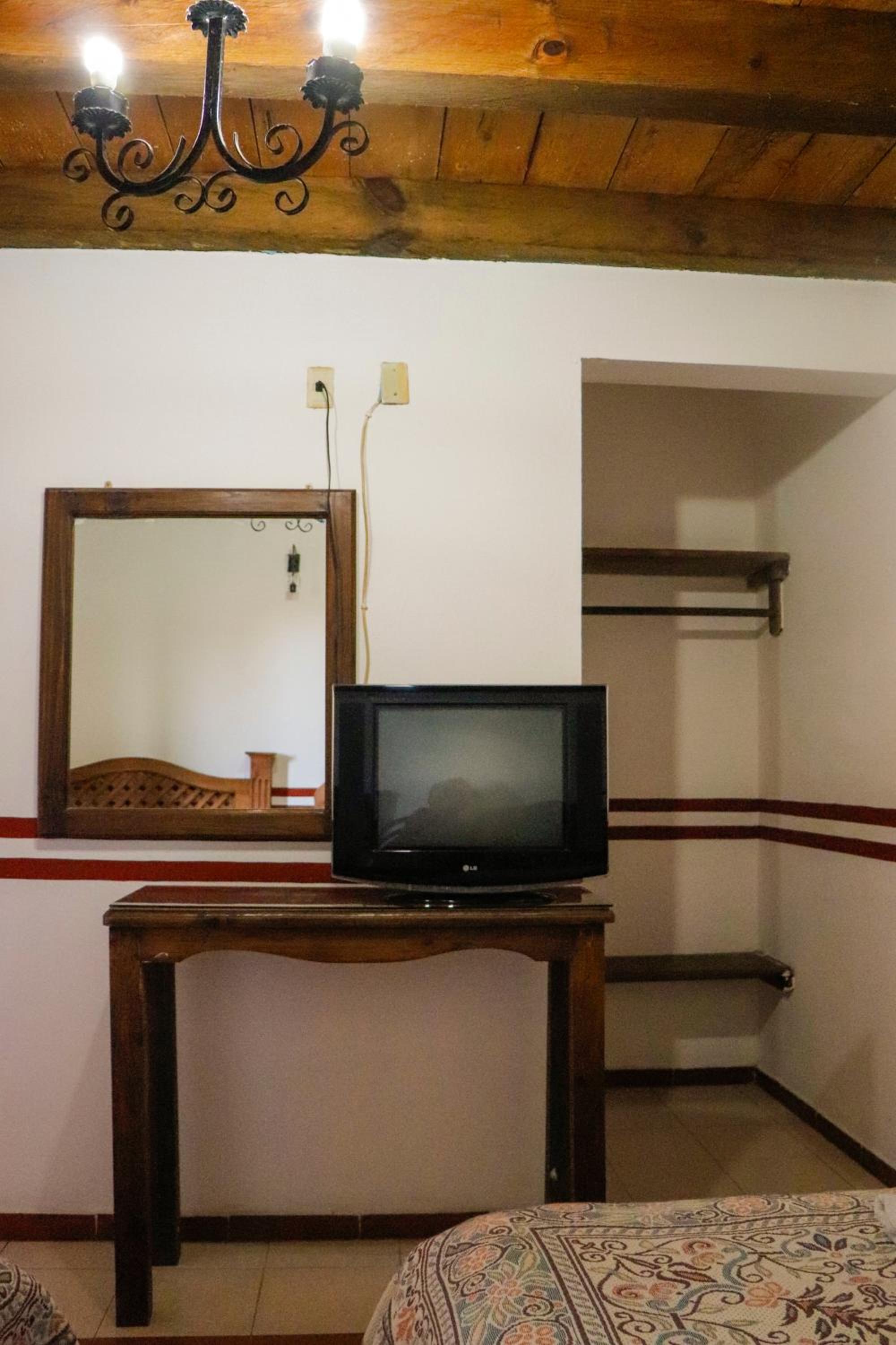 Standard Double Room with Two Double Beds - Photo 3