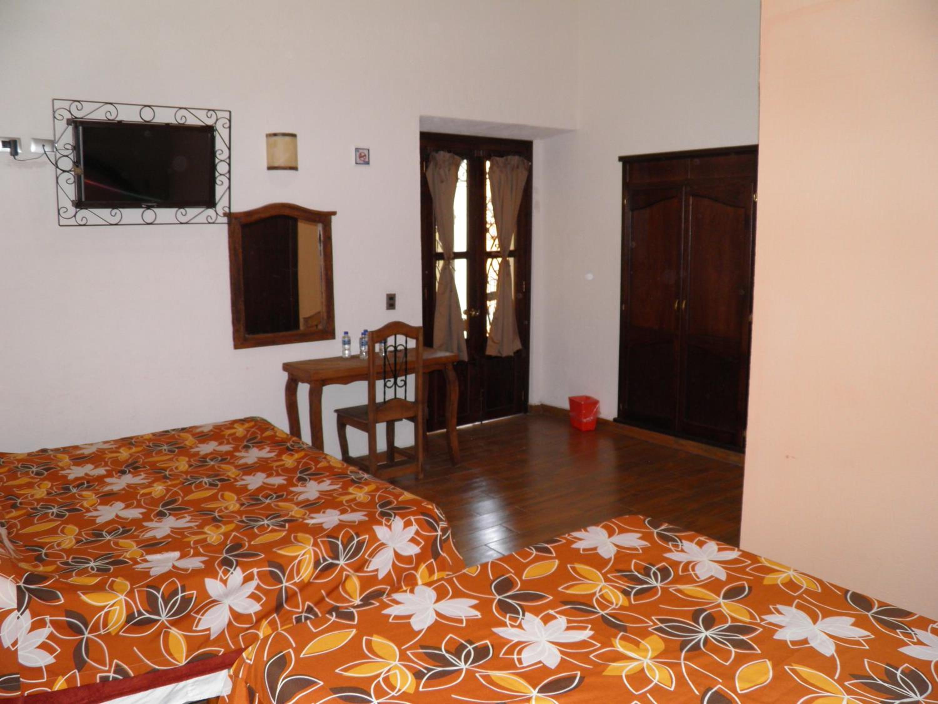 Standard Double Room - Photo 4