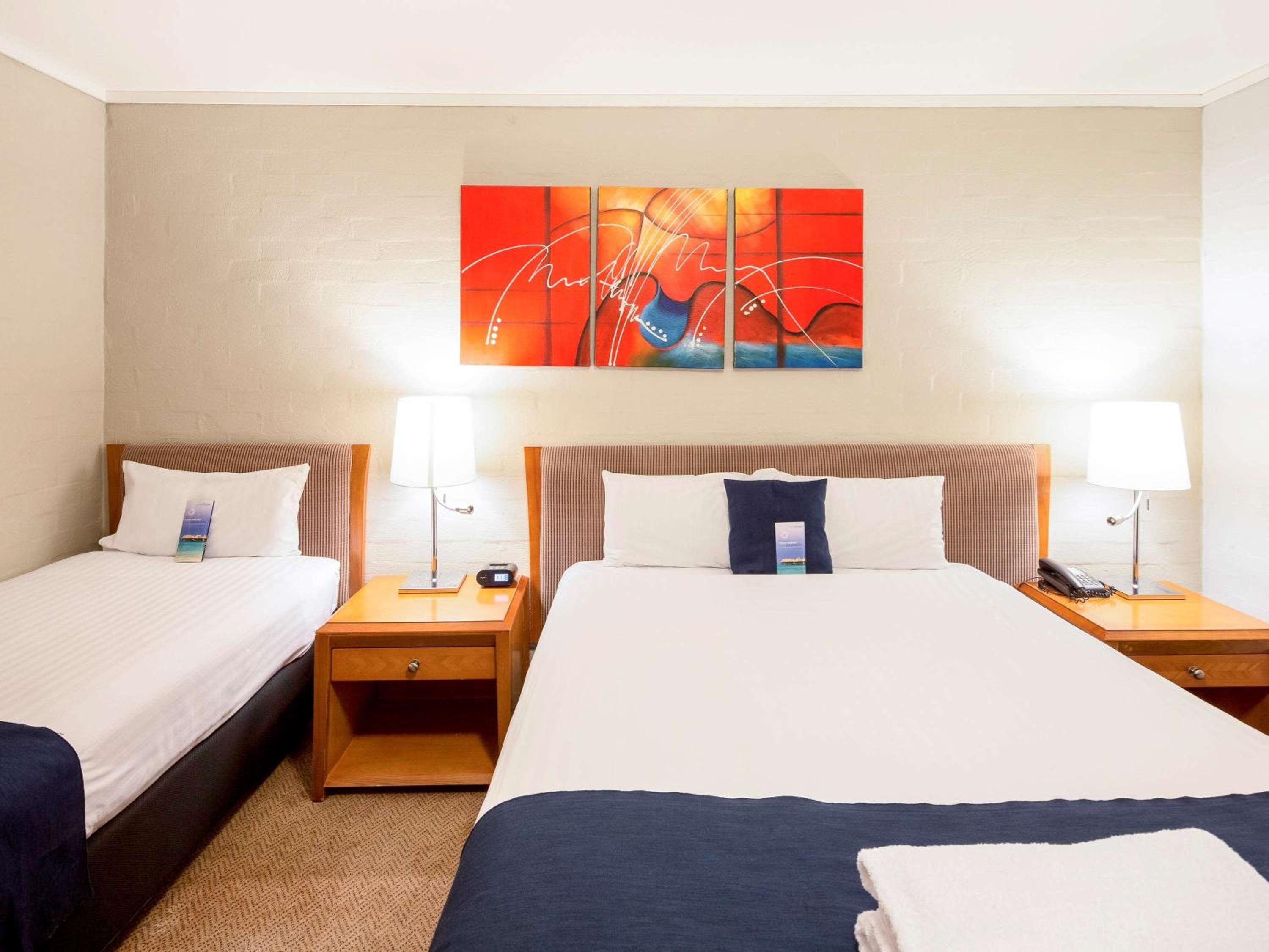 Superior Queen Room with Two Queen Beds - Photo 3