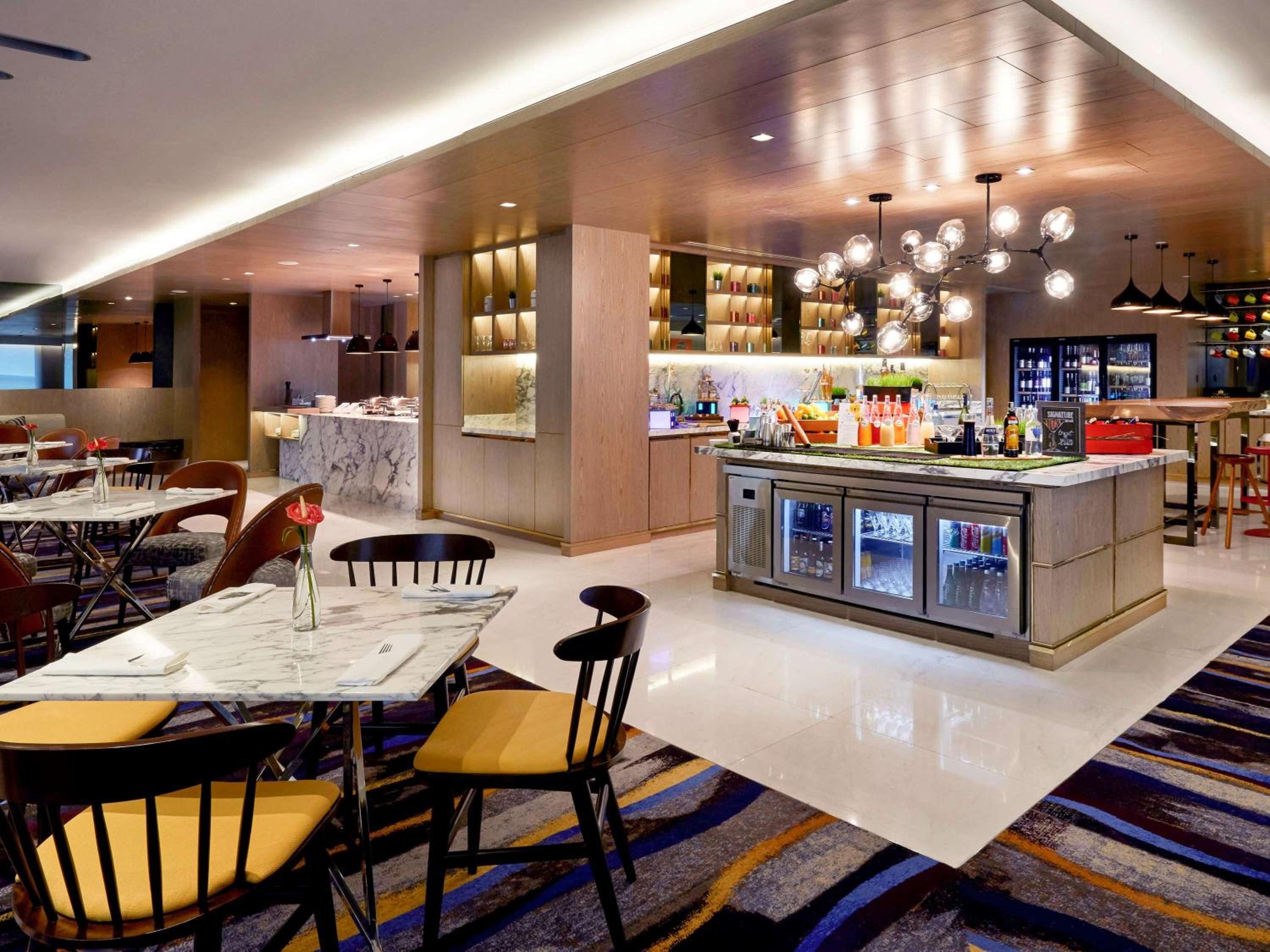 Club King Suite - Club Lounge Access photo 2