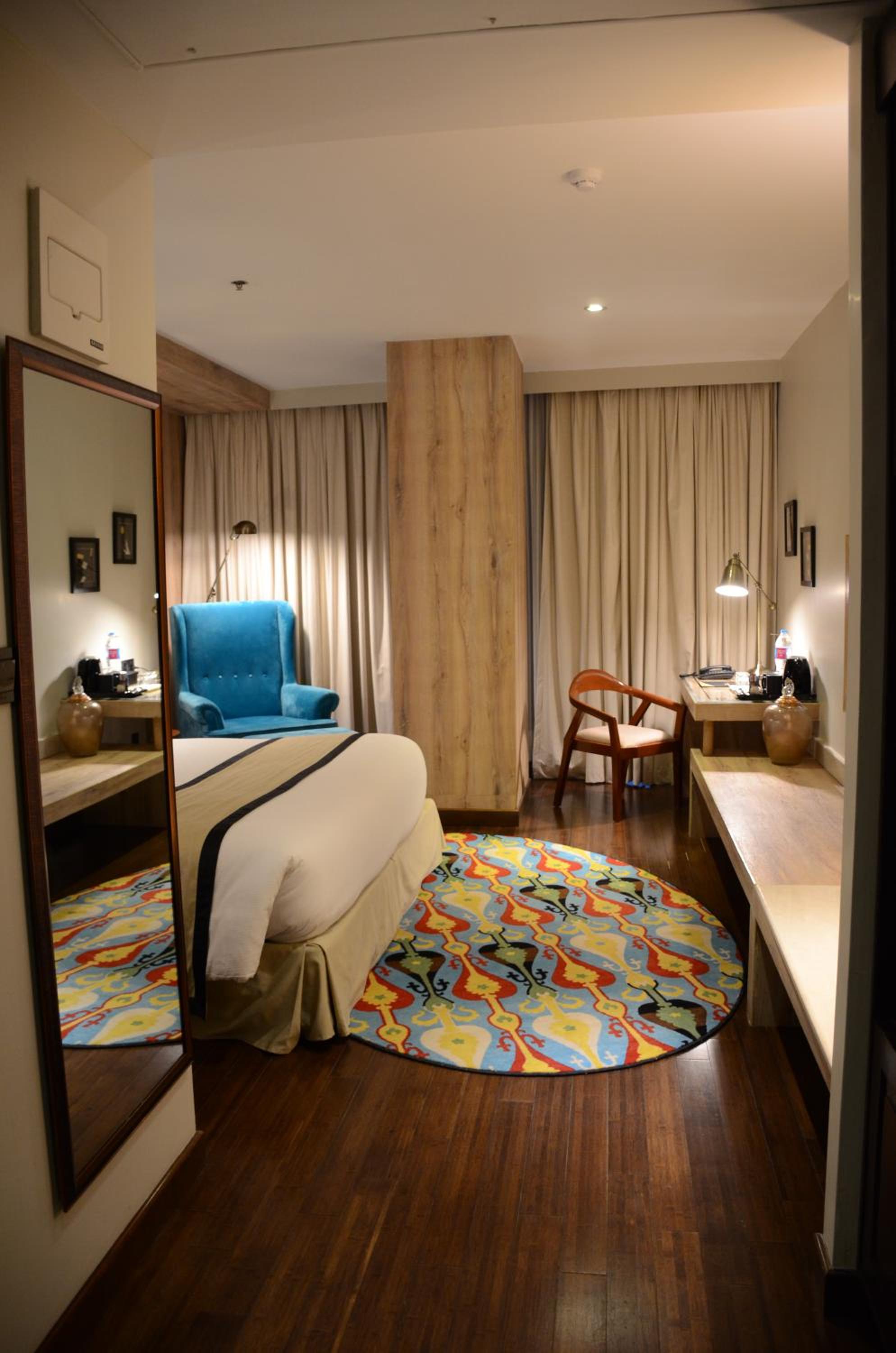 Deluxe King Room photo 2