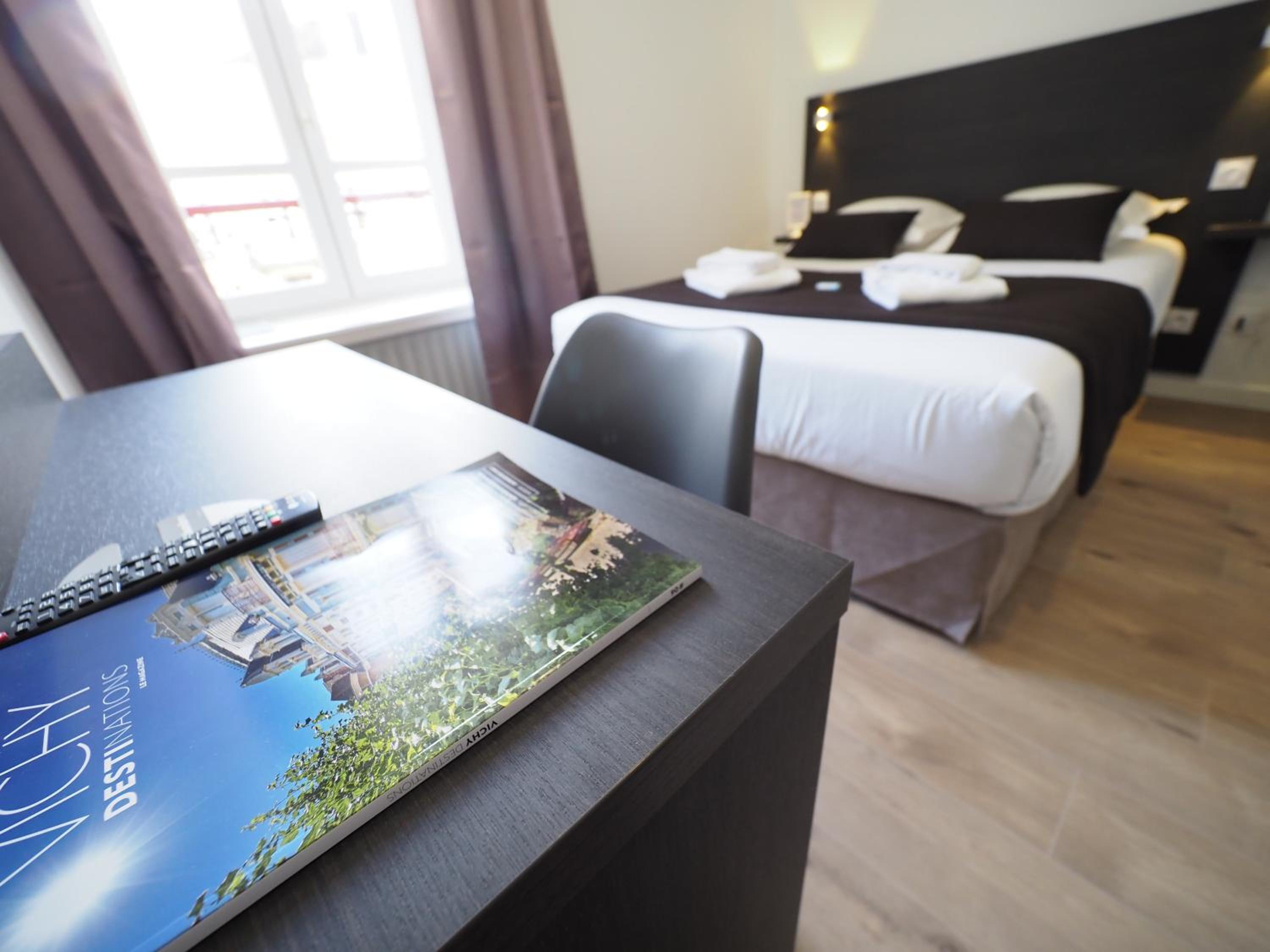 Standard Double Room - Photo 12