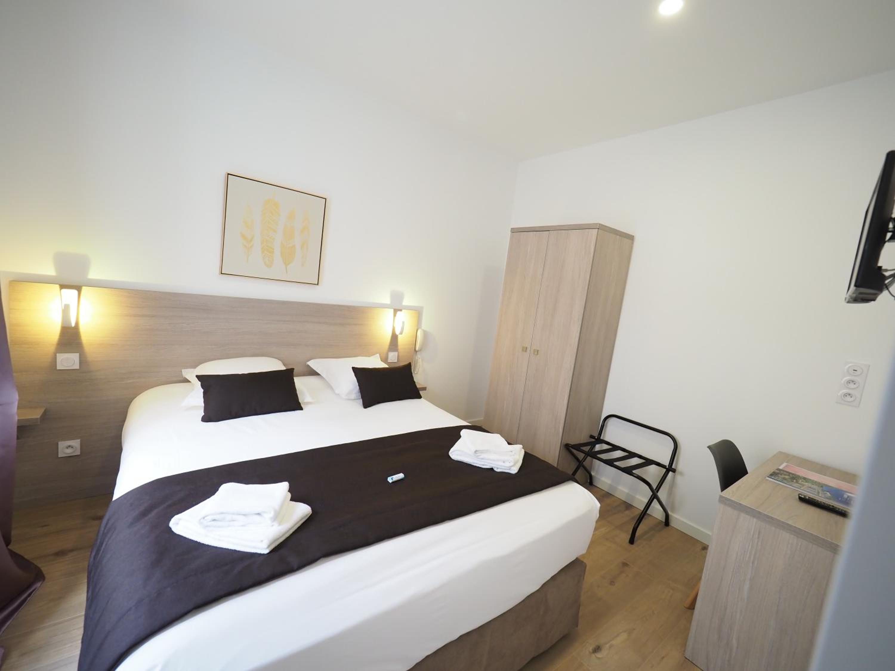 Triple Room - Photo 11