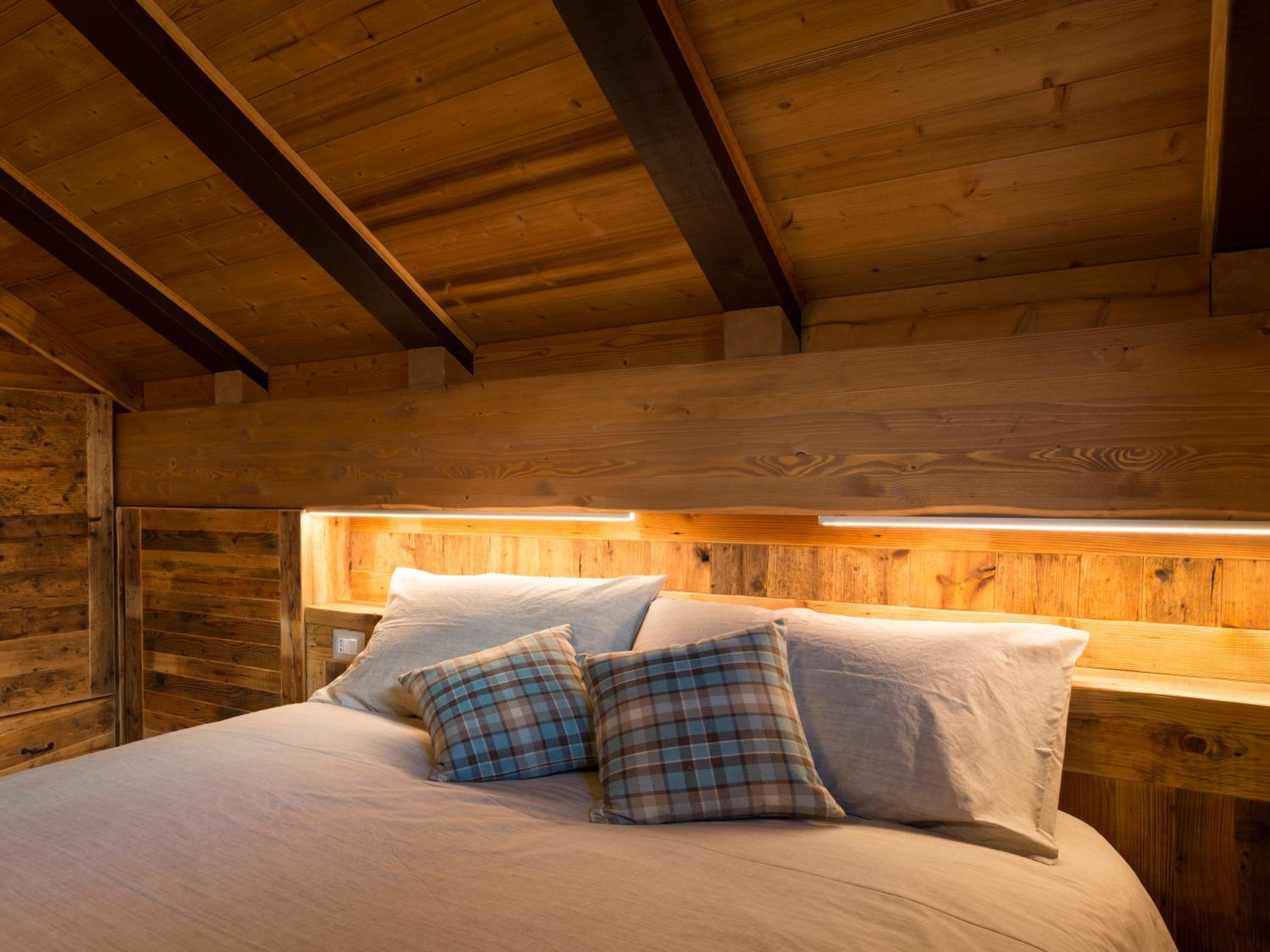 Standard Double Room - Photo 9