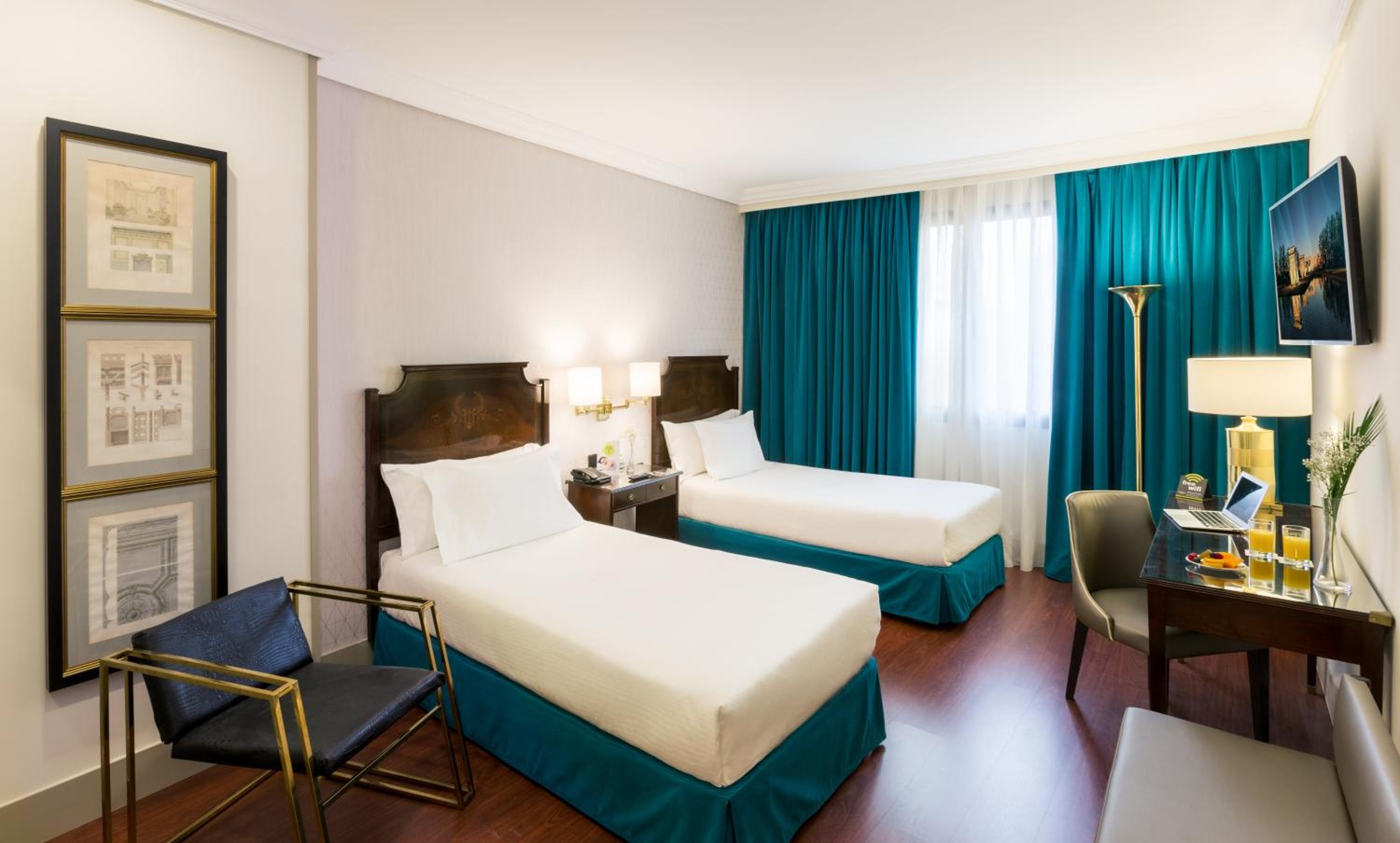 Twin Room - Photo 4
