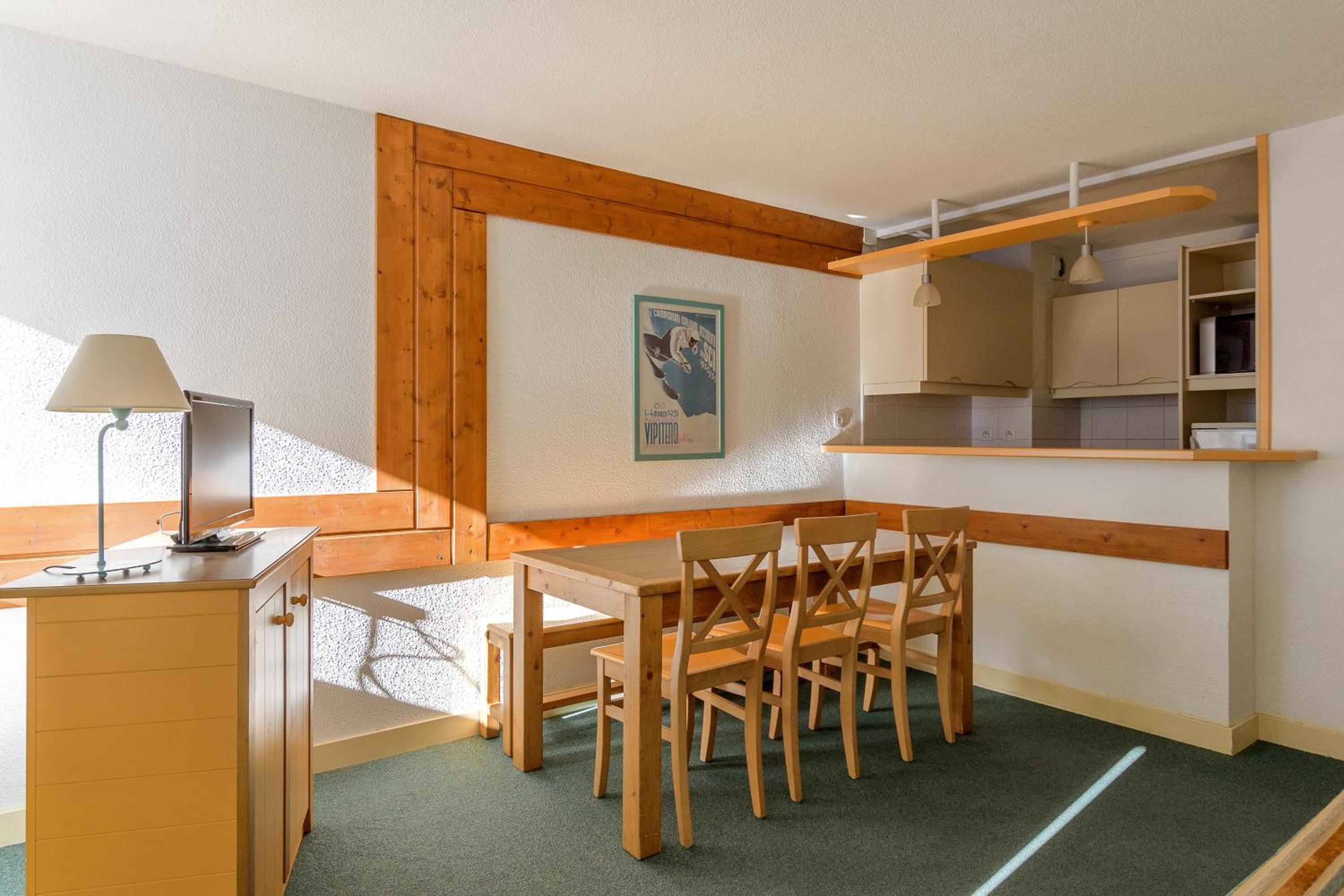 Select One-Bedroom Apartment (6 People) photo 2