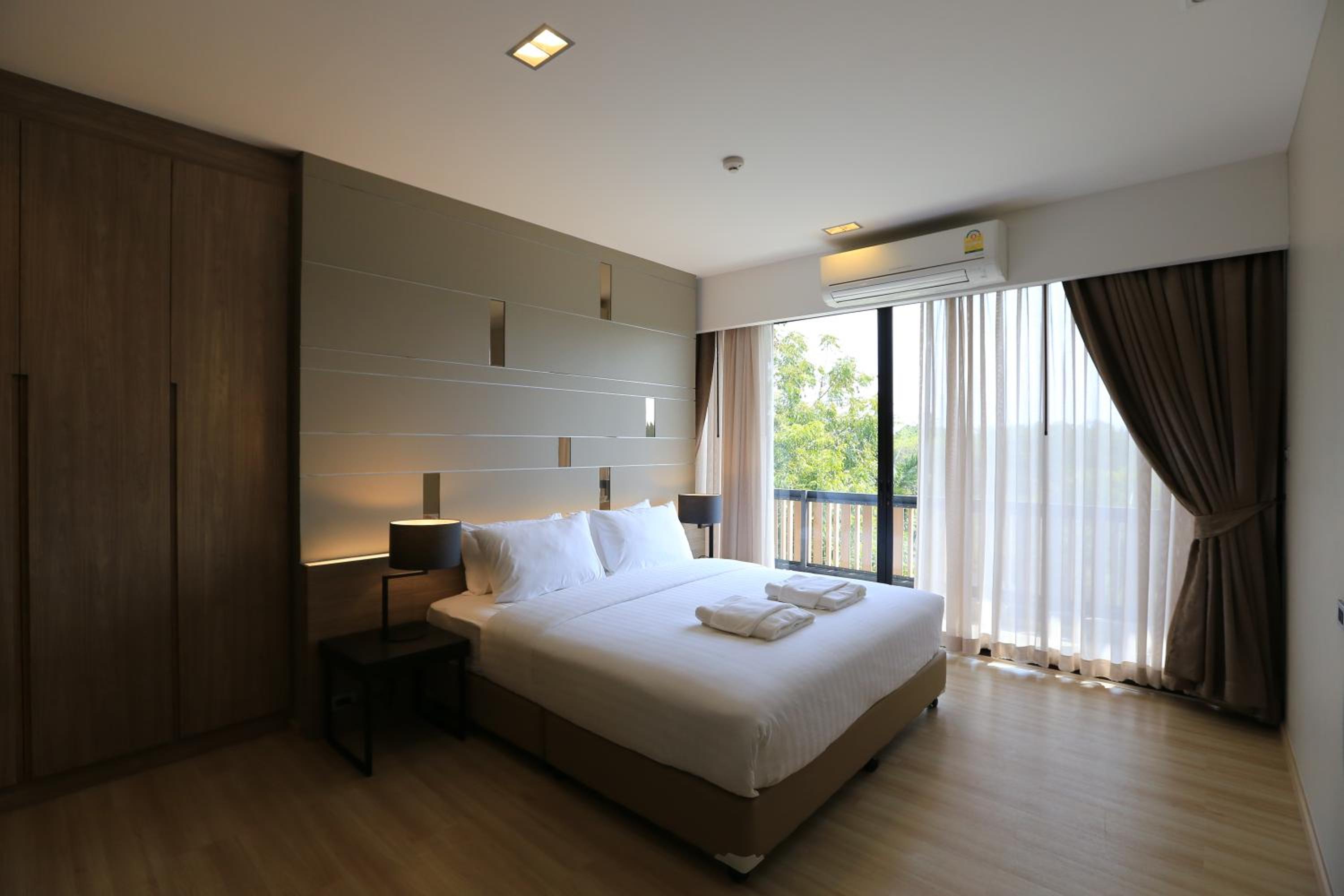 Grand Park Suite - Photo 1
