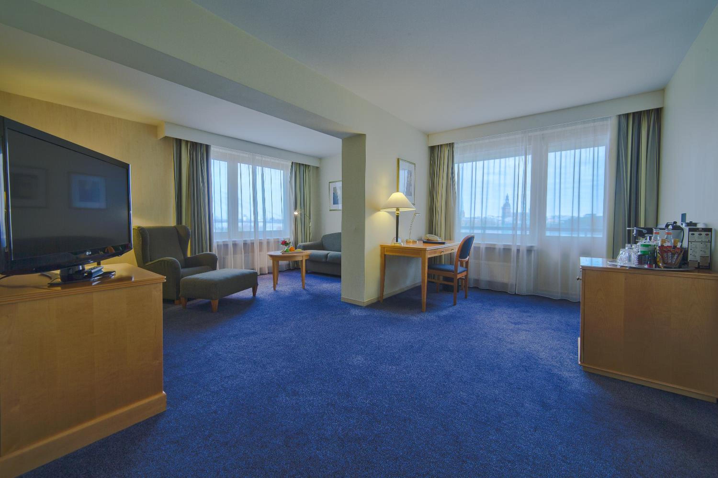 Premium Room with River and Old Town View photo 2