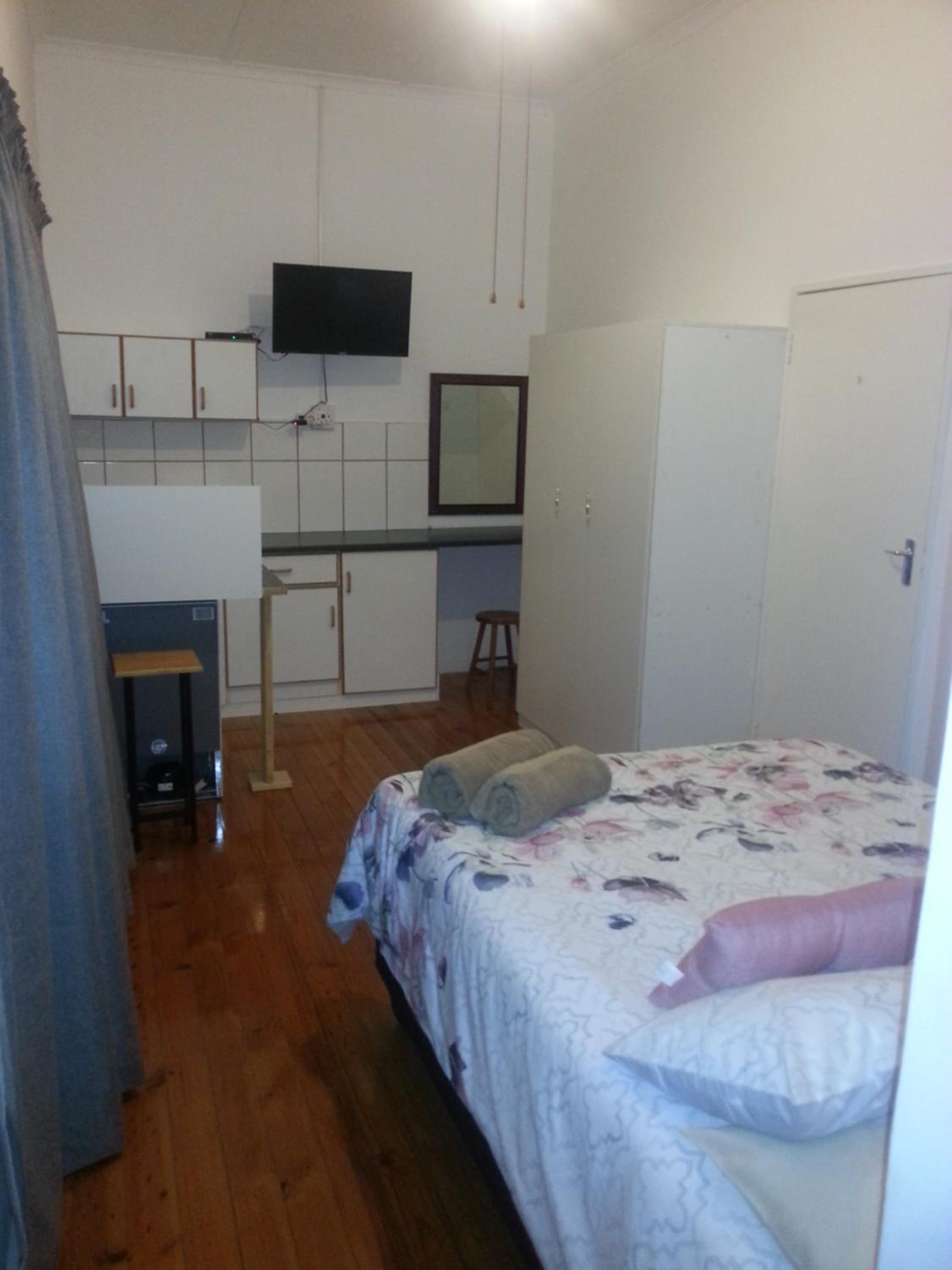 Double Room with Patio photo 1