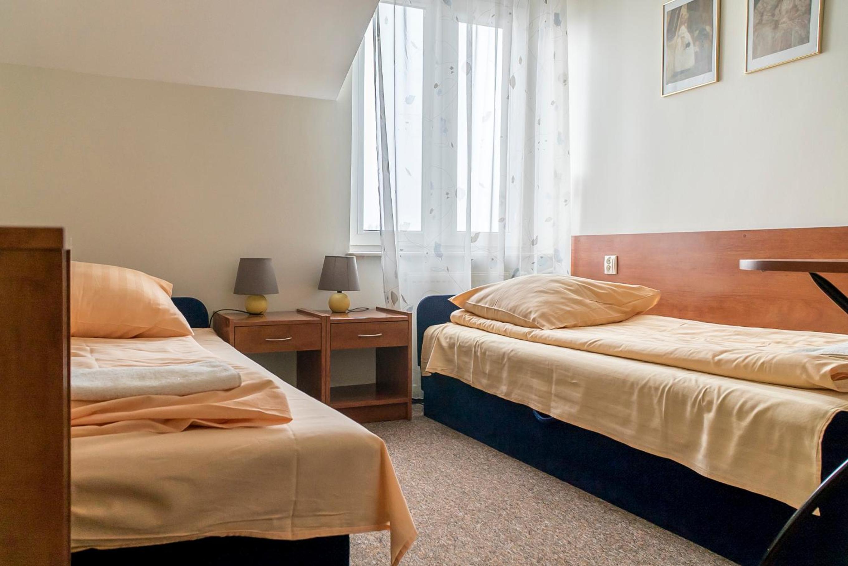 Twin Room - Photo 7