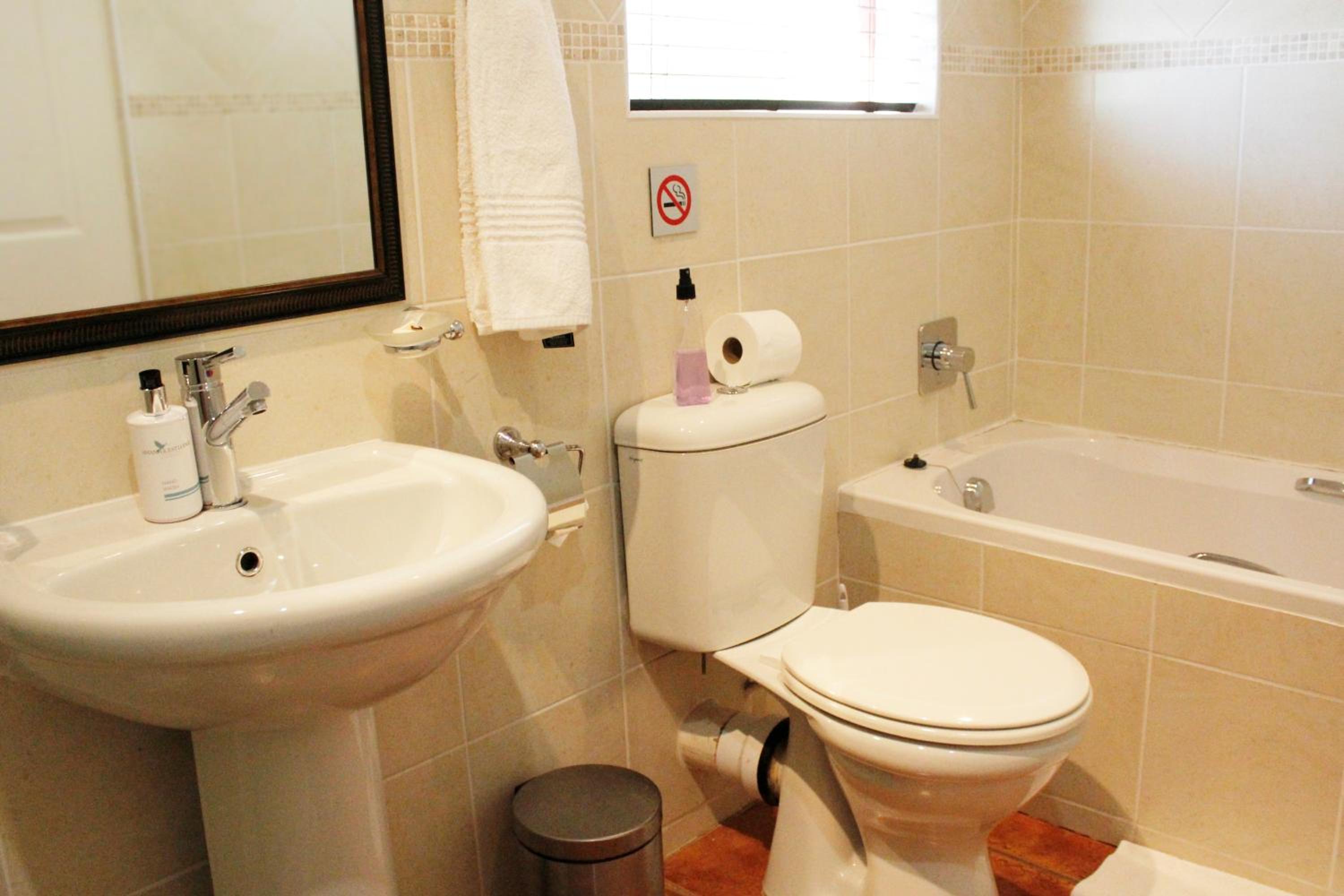Standard Double or Twin Room with Garden View photo 2