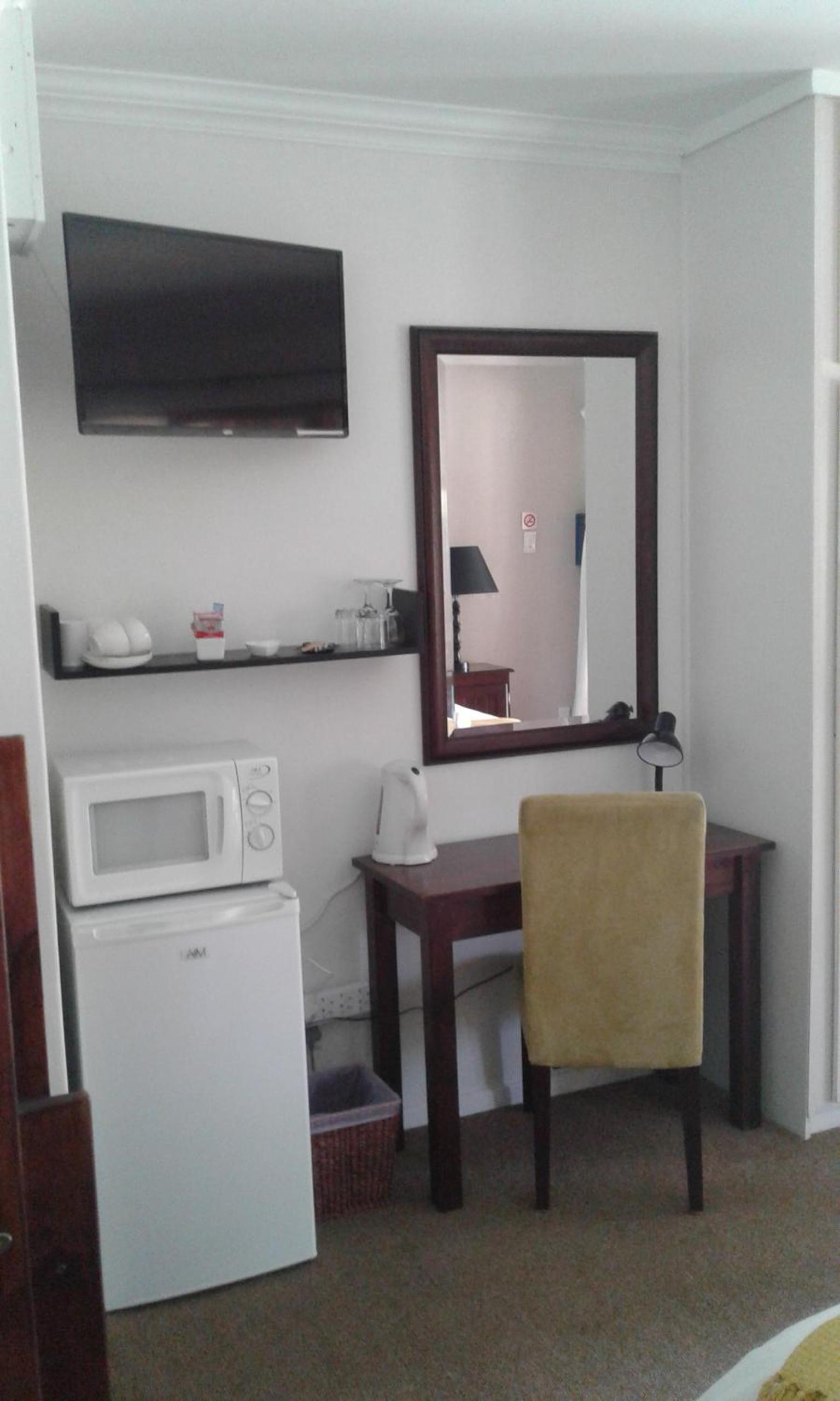 Deluxe Double or Twin Room photo 2