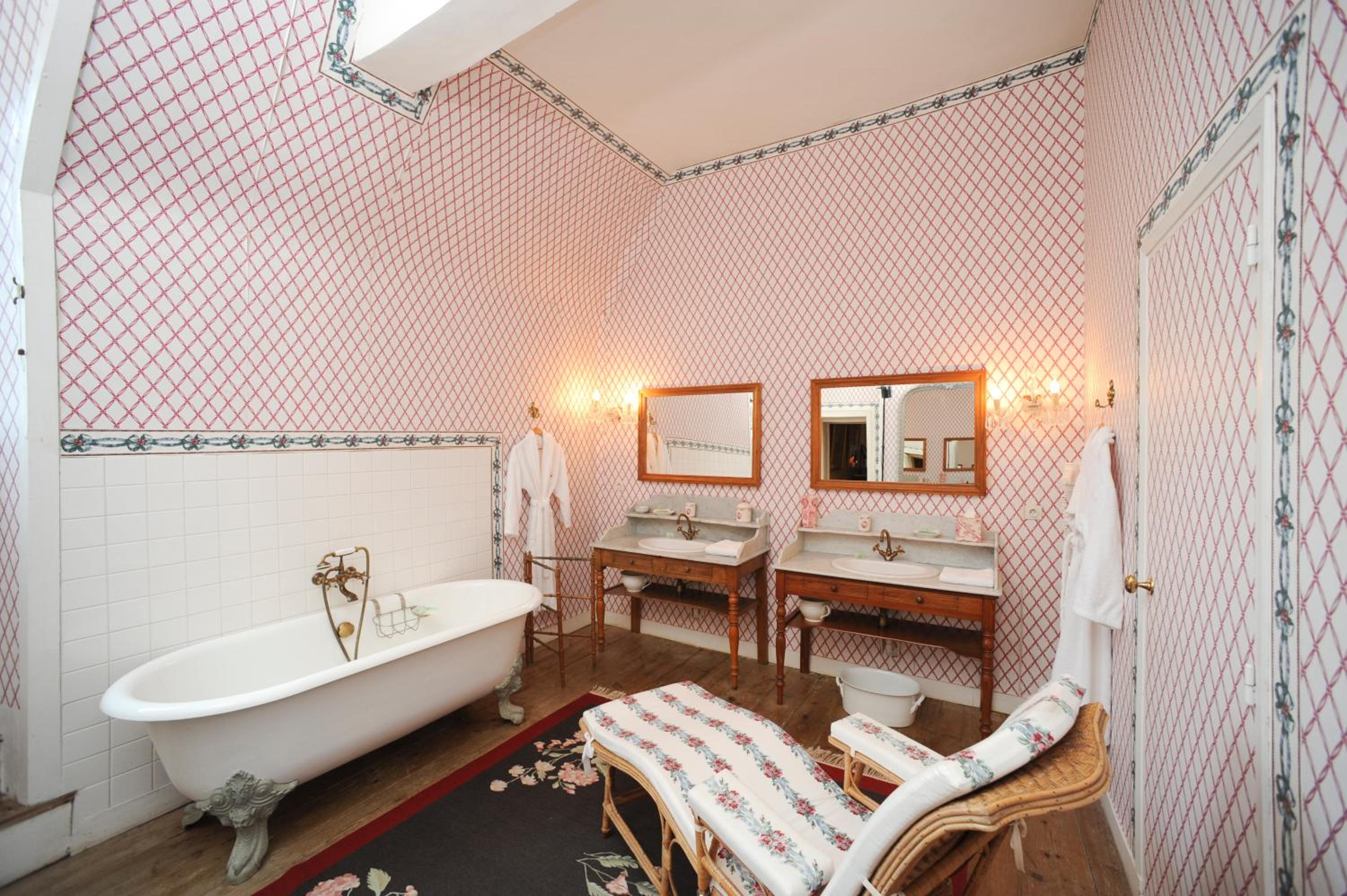 Deluxe Double or Twin Room photo 3