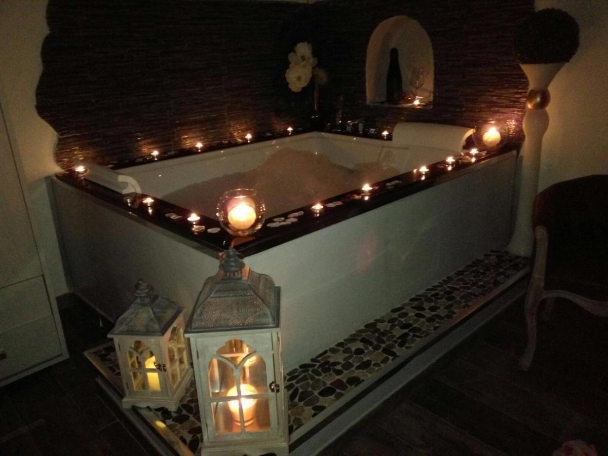 Double Room with Spa Bath photo 1