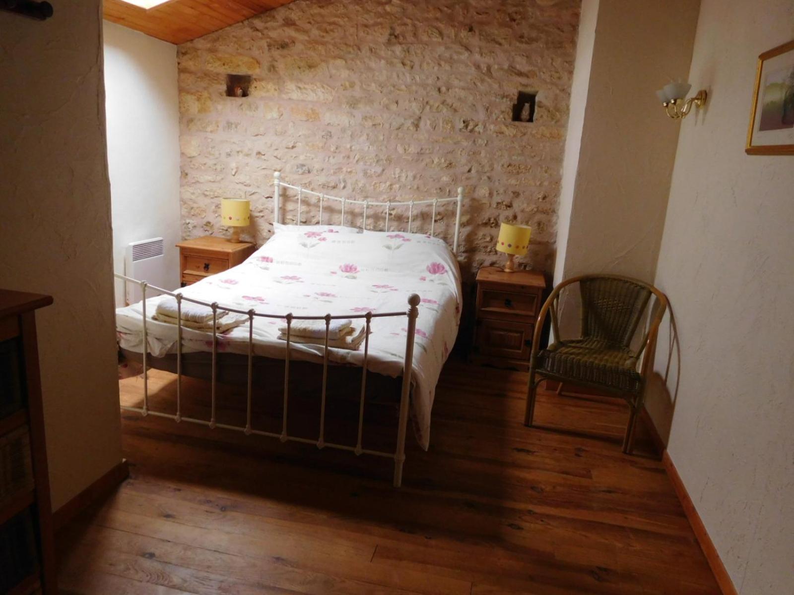 Double Room - Photo 7