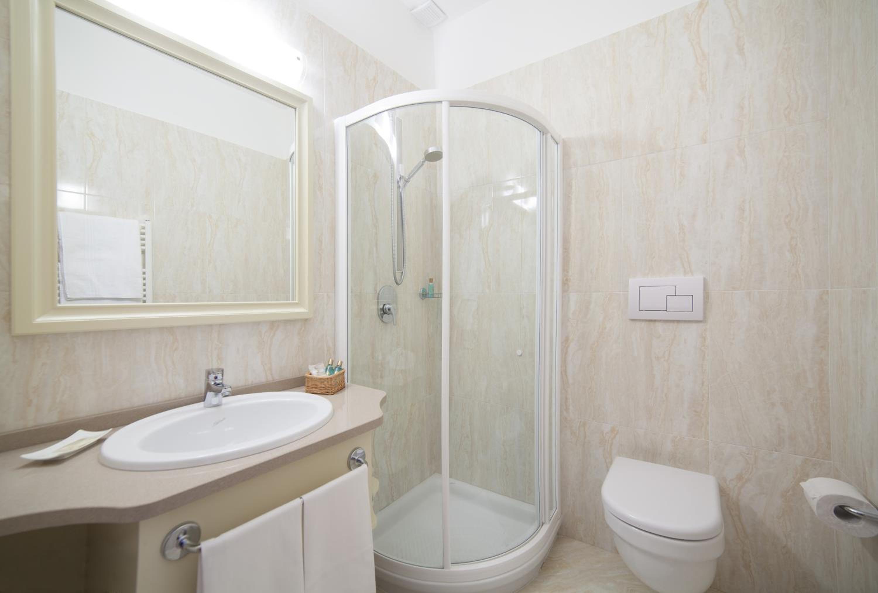 Double Room with Lake View photo 3