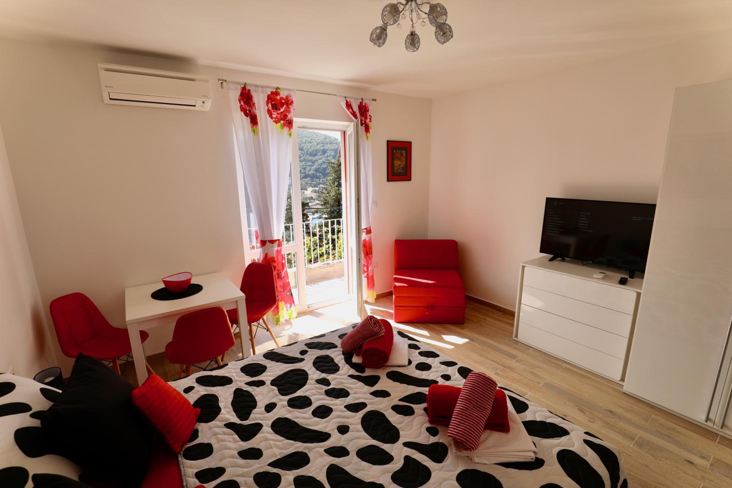 Studio Apartment with Sea View