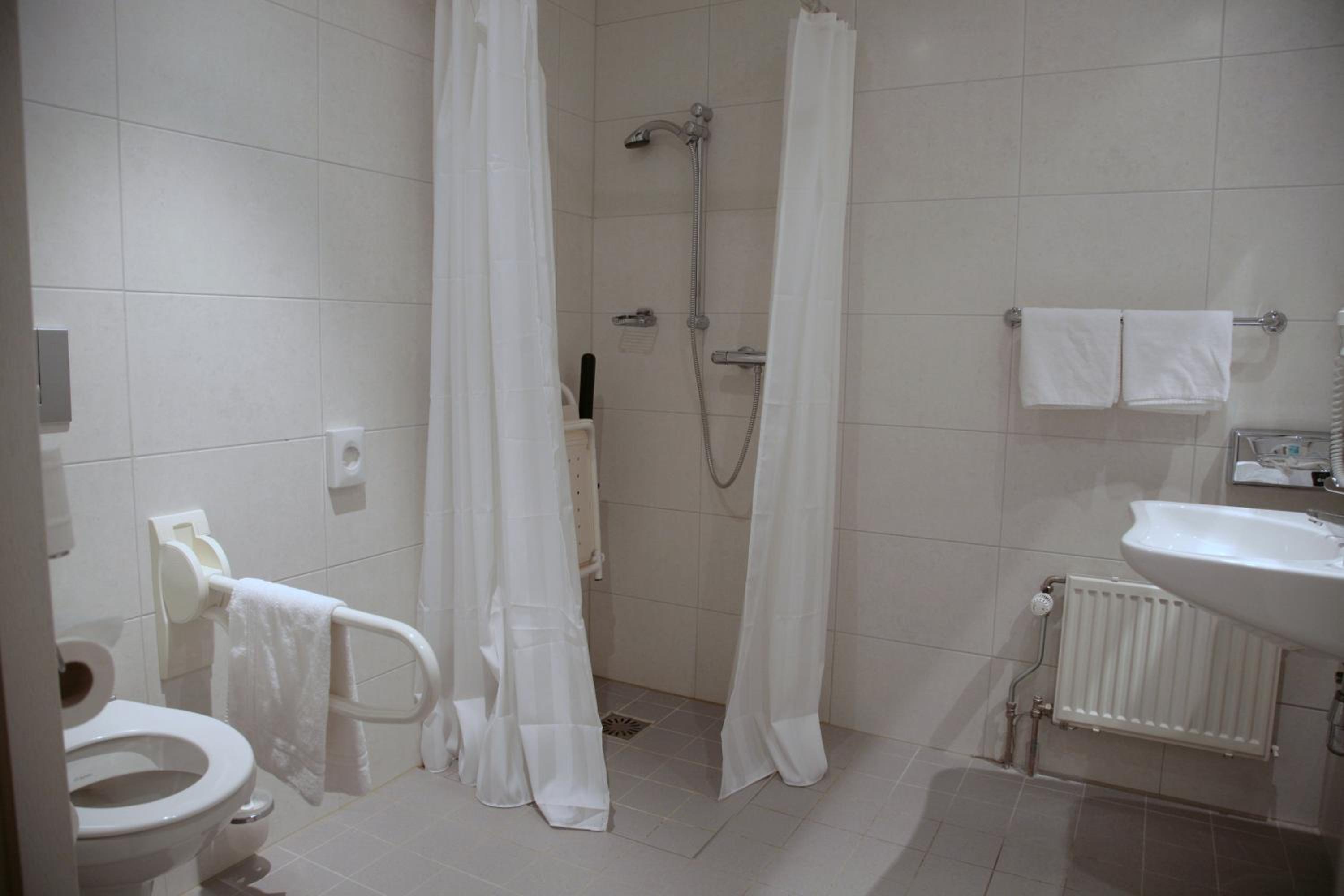 Double Room - Disability Access - Photo 3