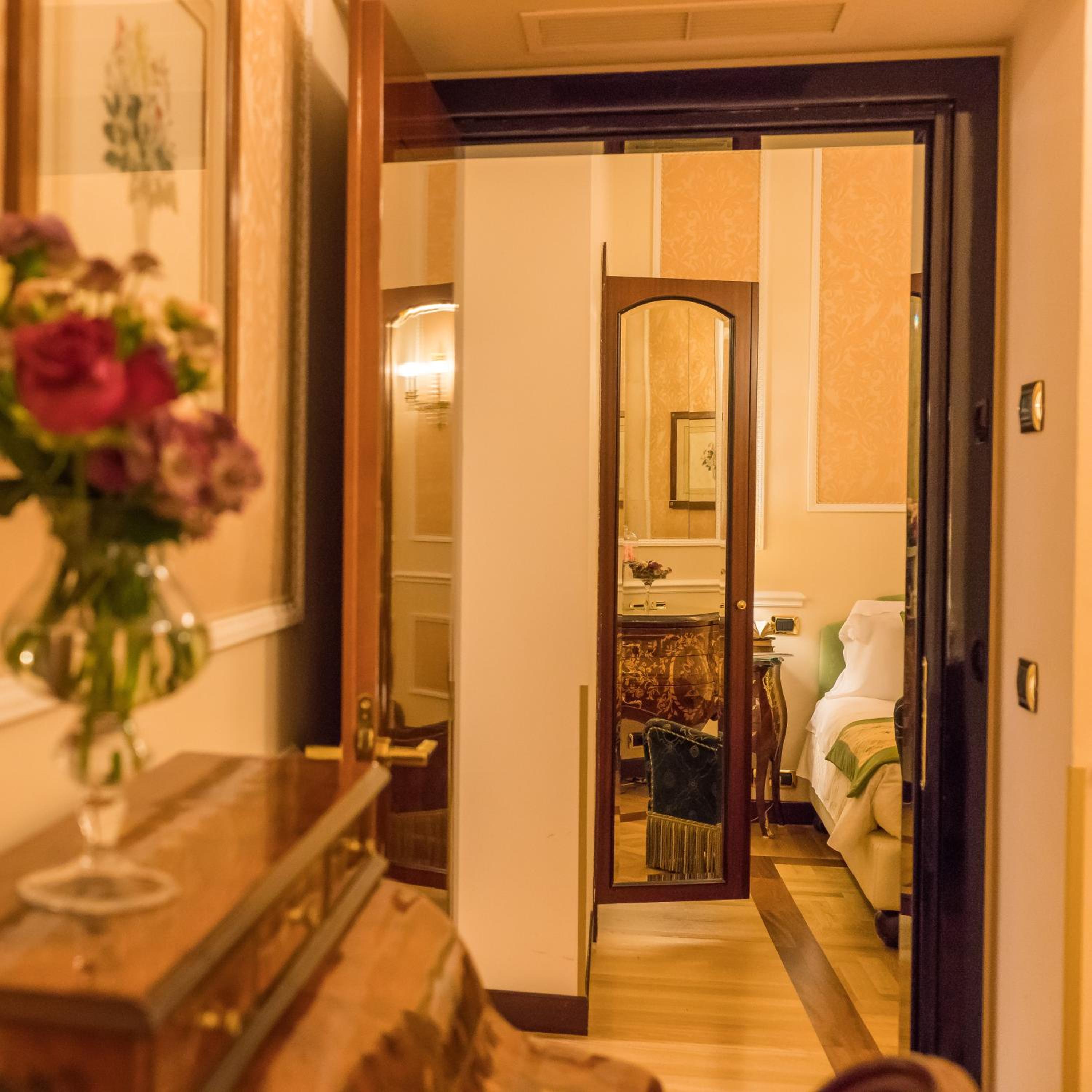 Family Room thumbnail 5