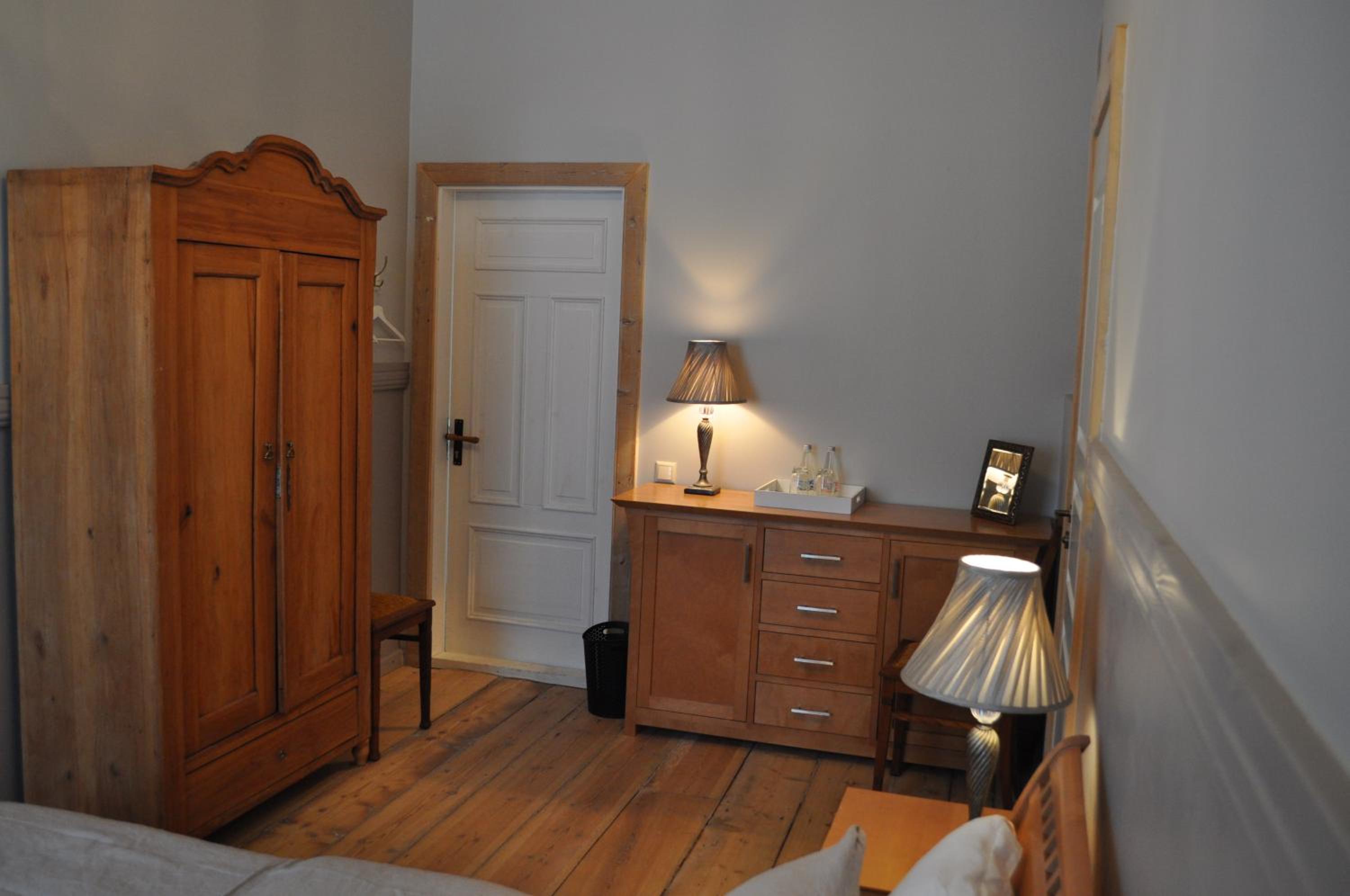 Standard Double Room - Photo 3