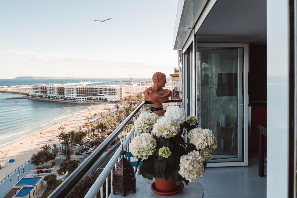 Penthouse with Terrace and Sea View - Photo 5