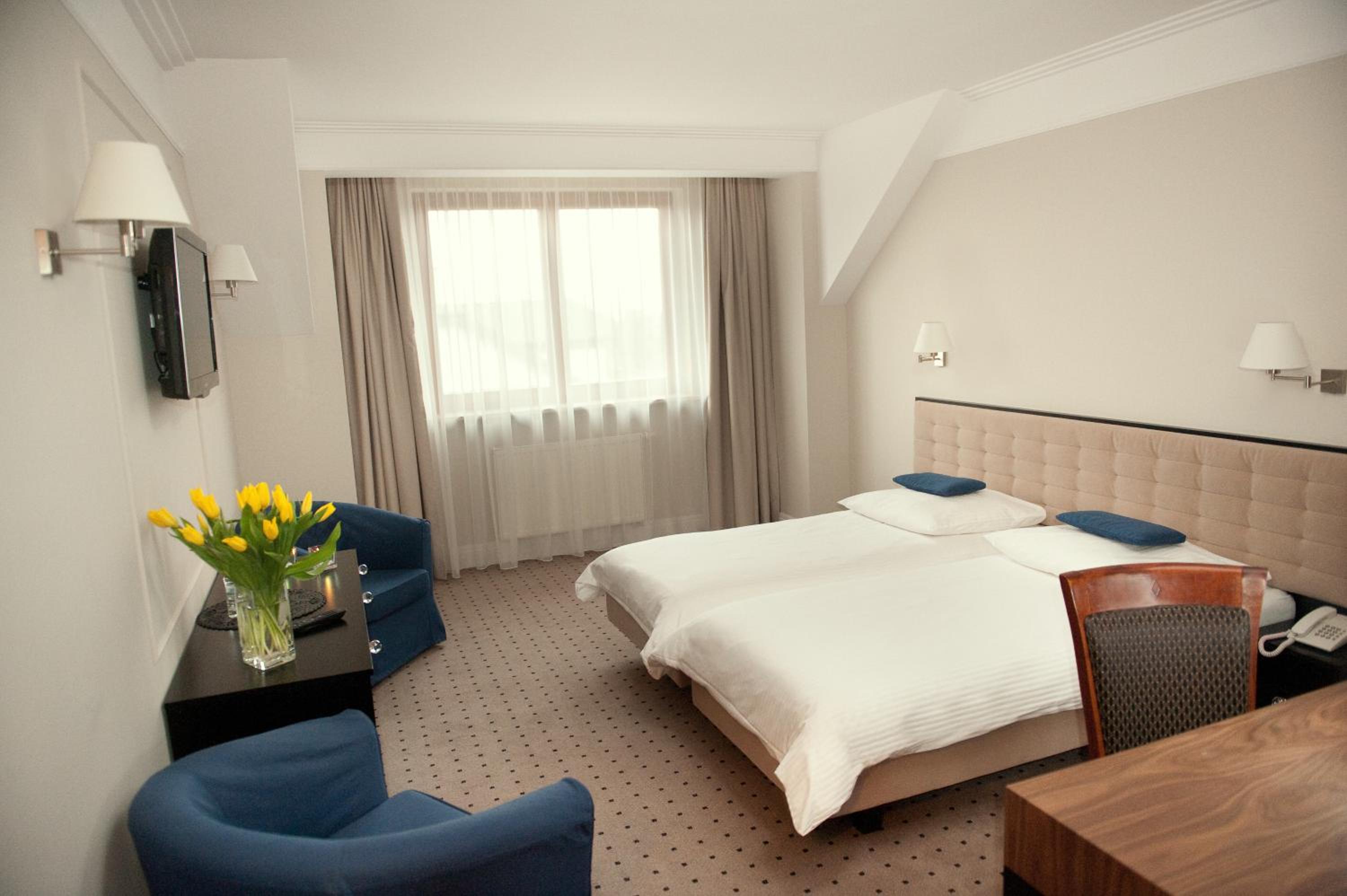 Double or Twin Room - Photo 3