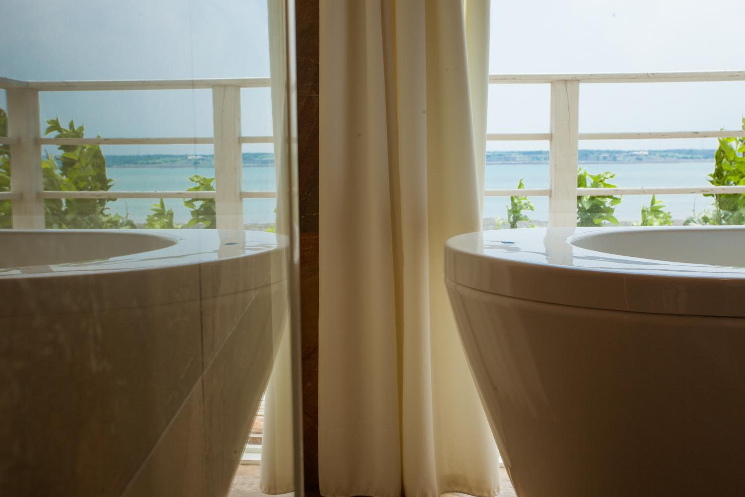 Deluxe Double Room with Balcony and Sea View Second Floor - Photo 13