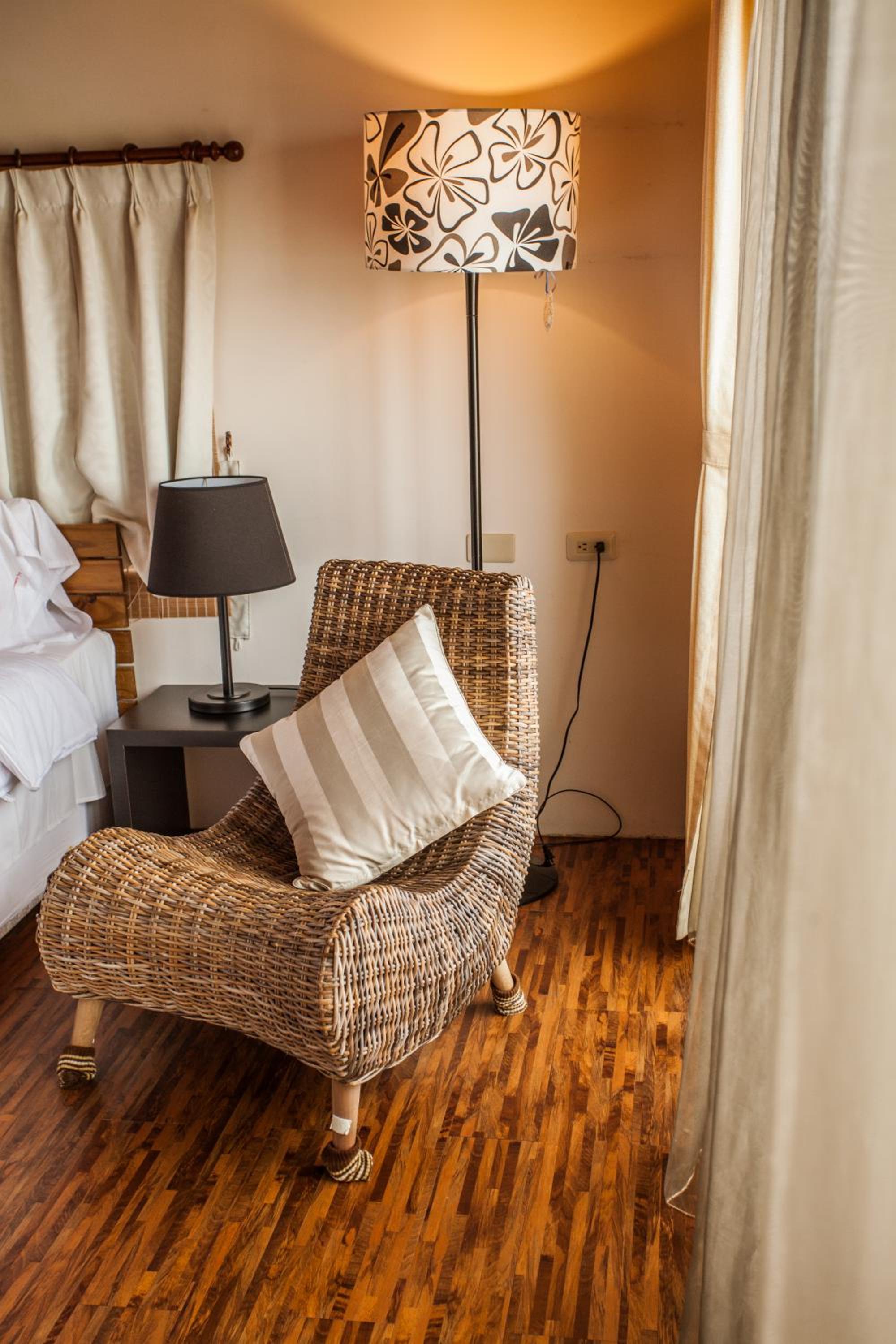 Deluxe Double Room with Balcony and Sea View Second Floor - Photo 8
