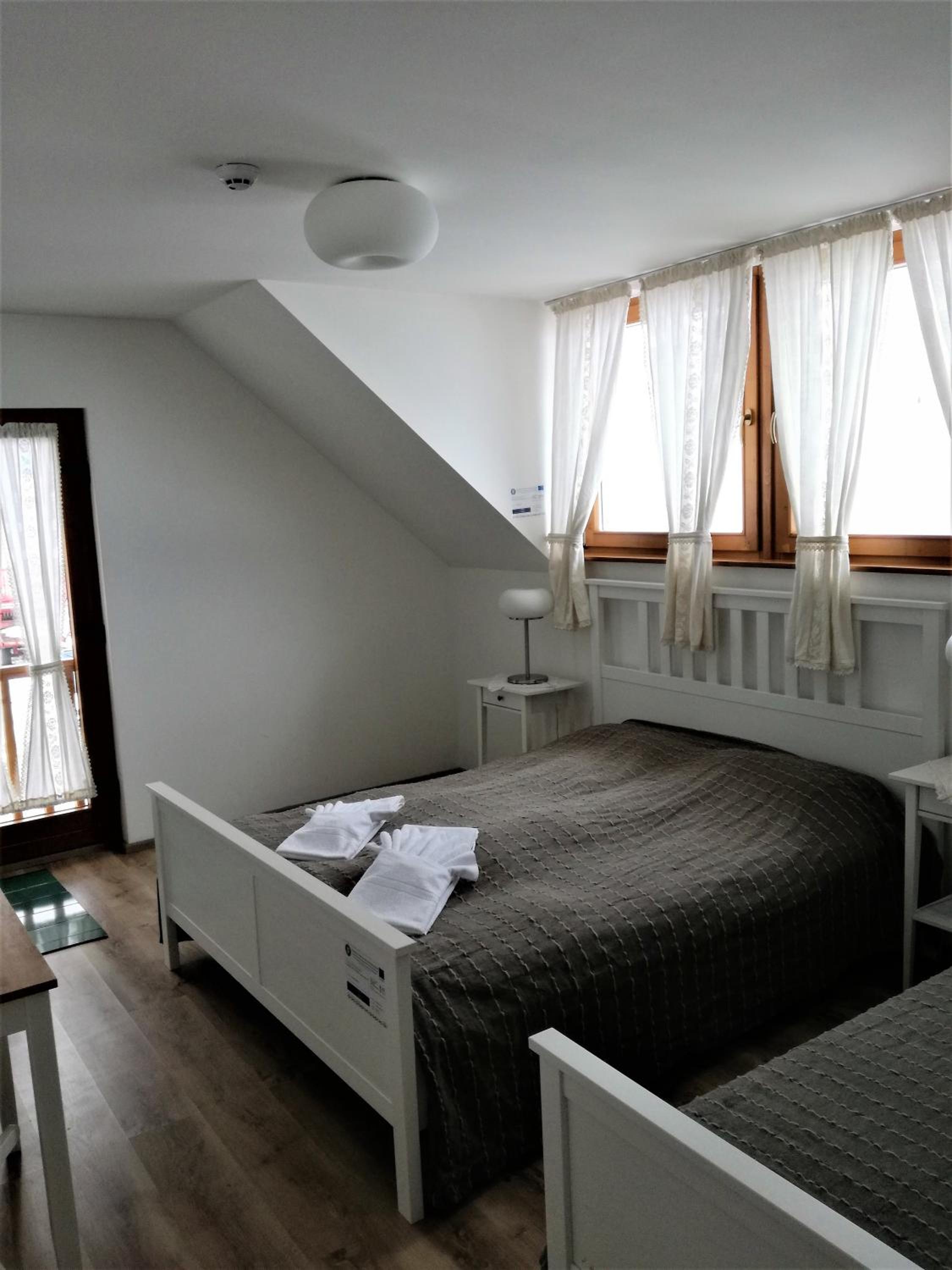 Standard Family Room - Photo 3