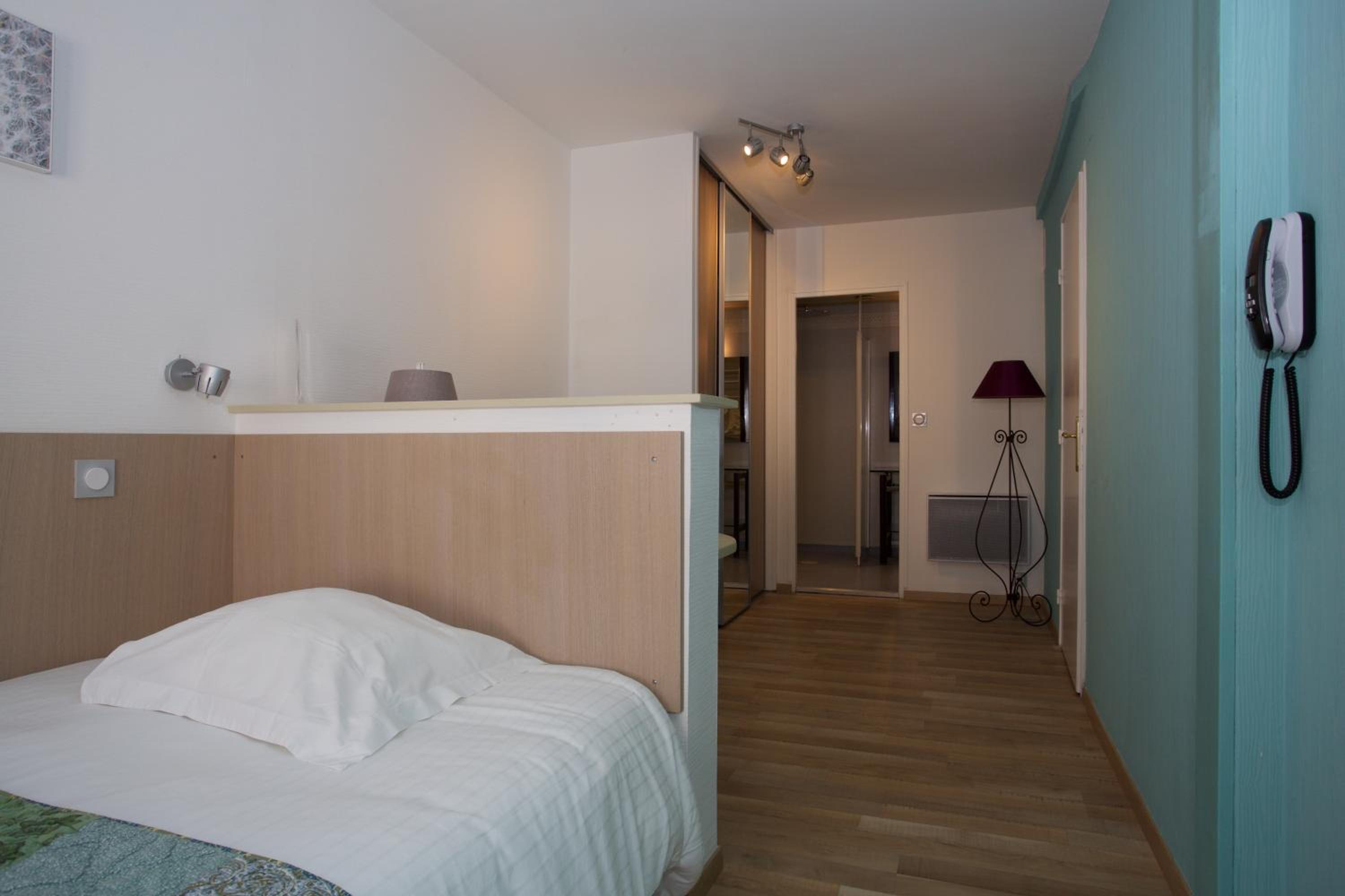 Single Room - Photo 2