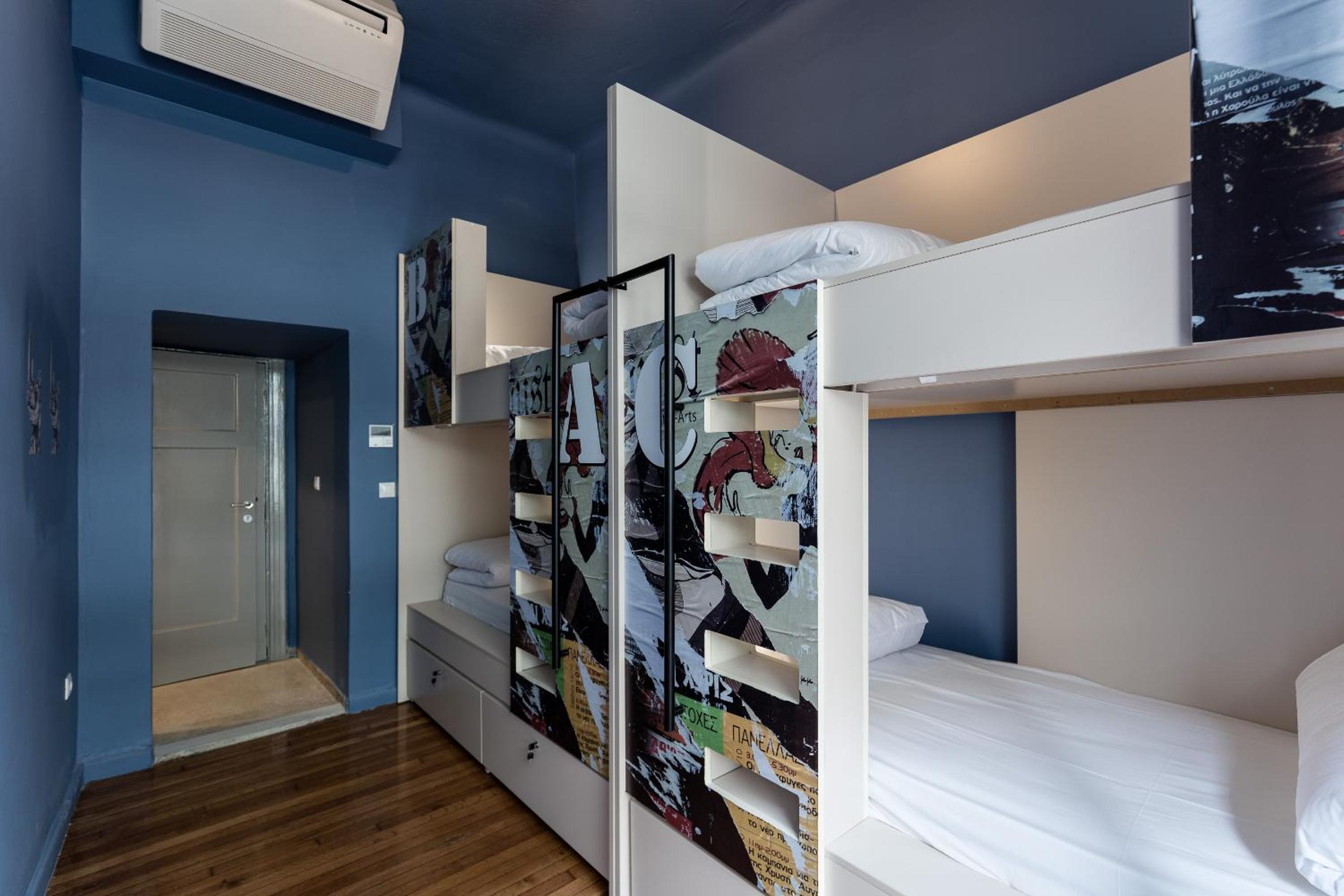 Bed in 4-Bed Mixed Dormitory Room with Ensuite Bathroom photo 2