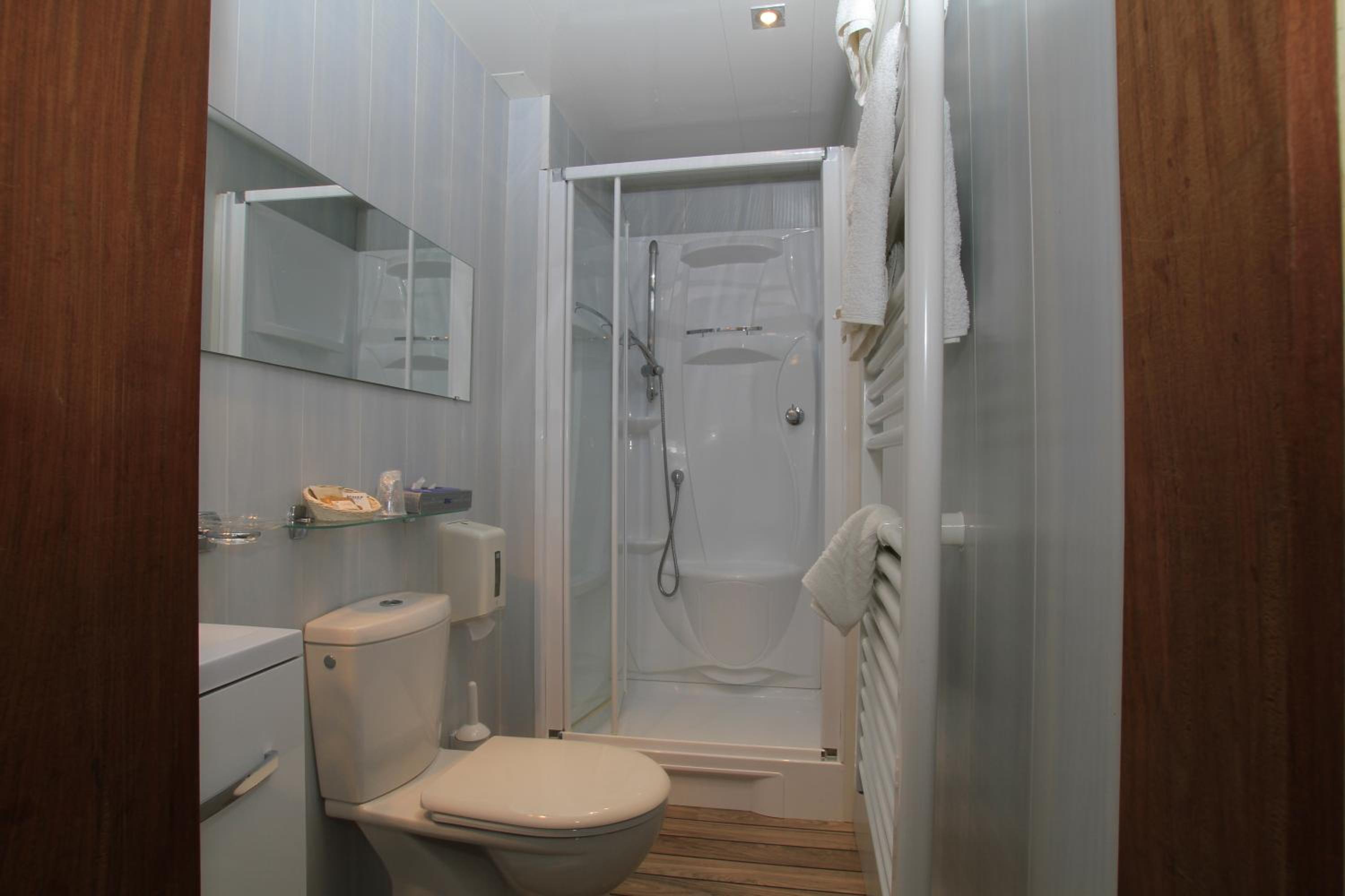 Single Room - Photo 3