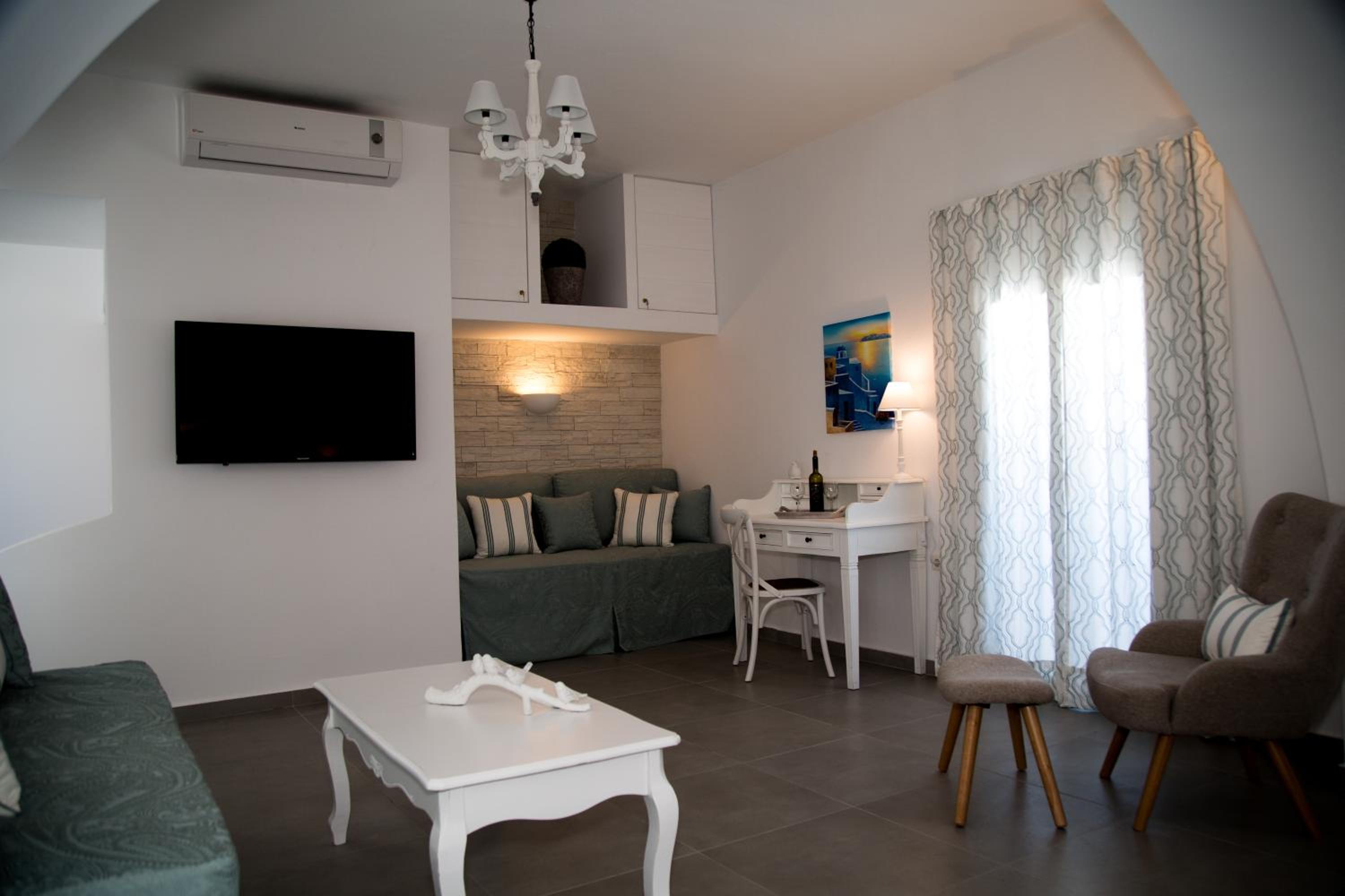 Apartment photo 2