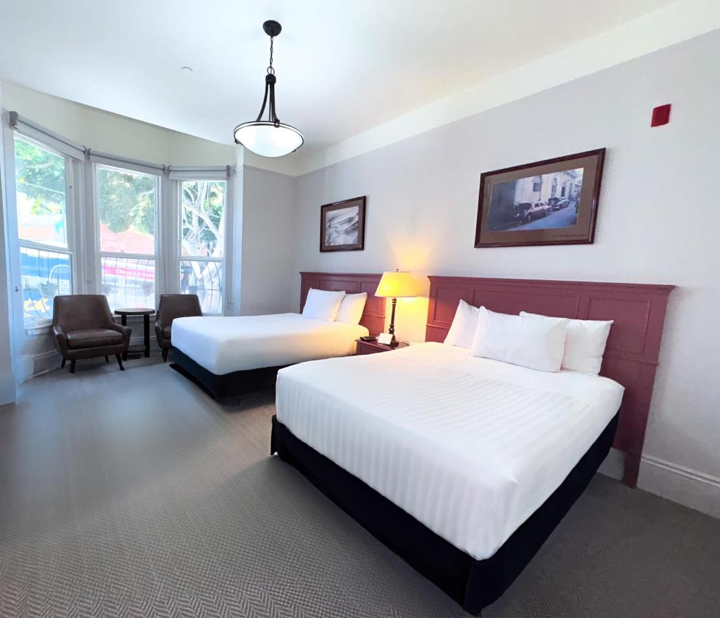 Deluxe Room, 2 Double Beds