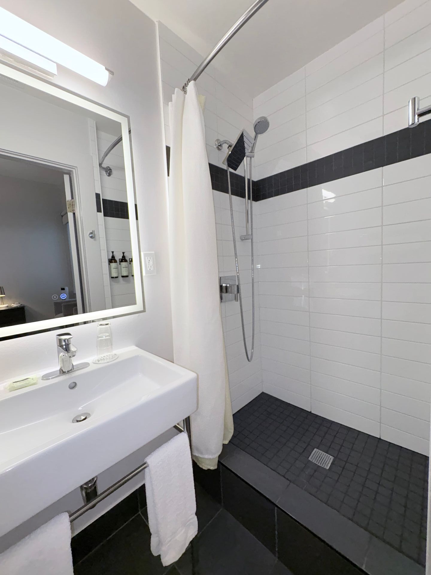 Standard Queen Room (No Special View)
