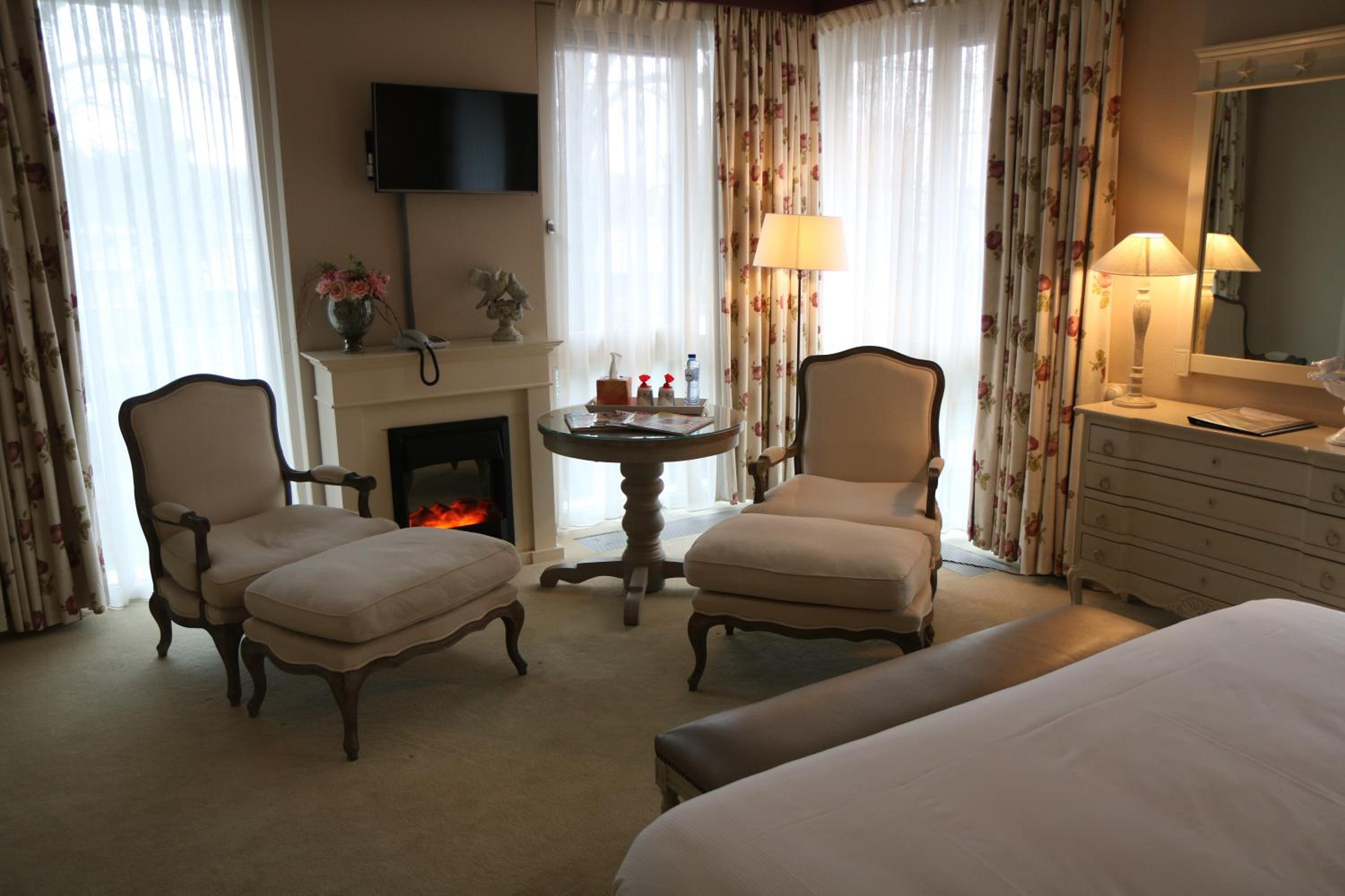 Honeymoon Suite photo 2