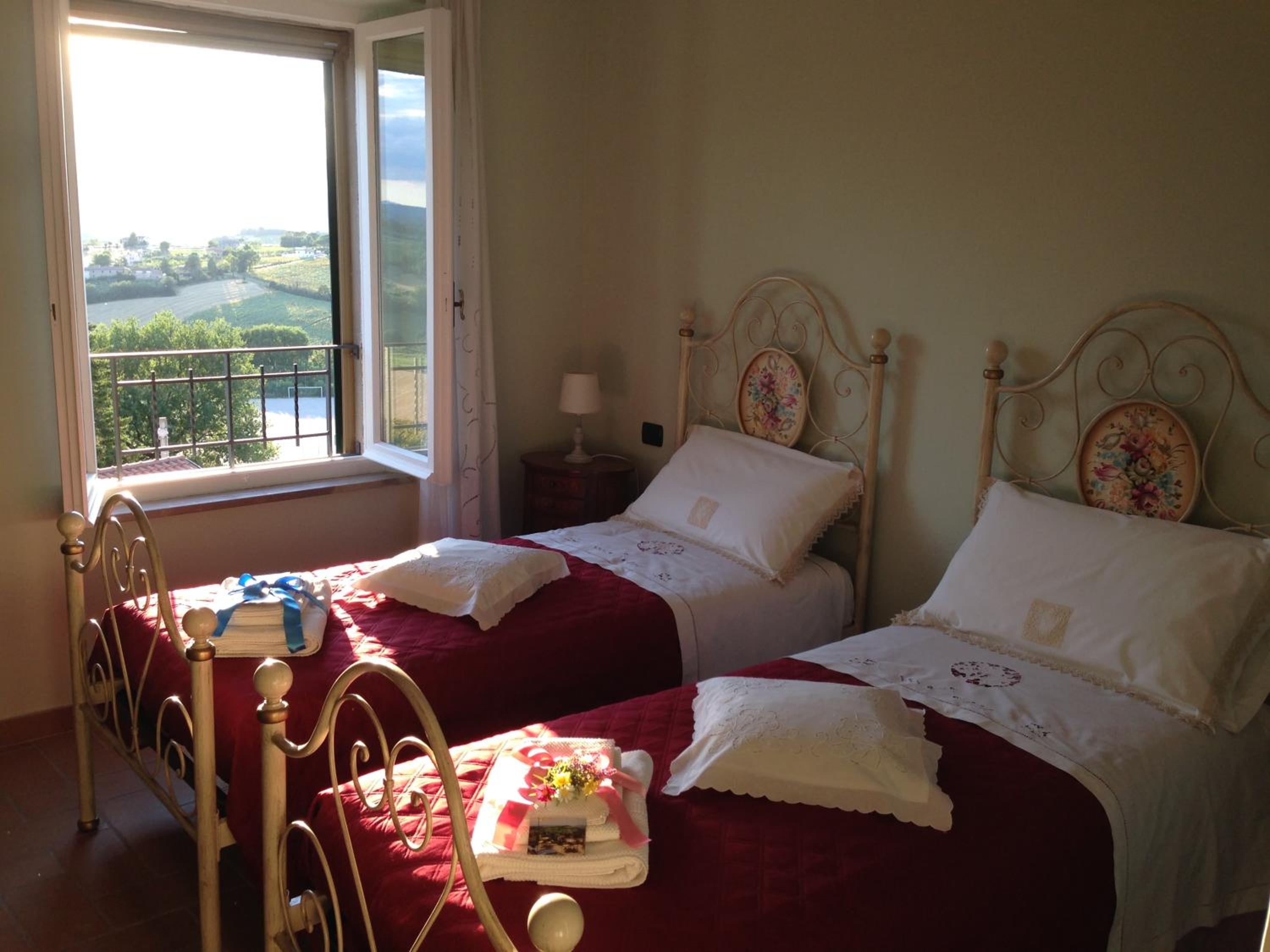 Twin Room with Private Bathroom photo 1