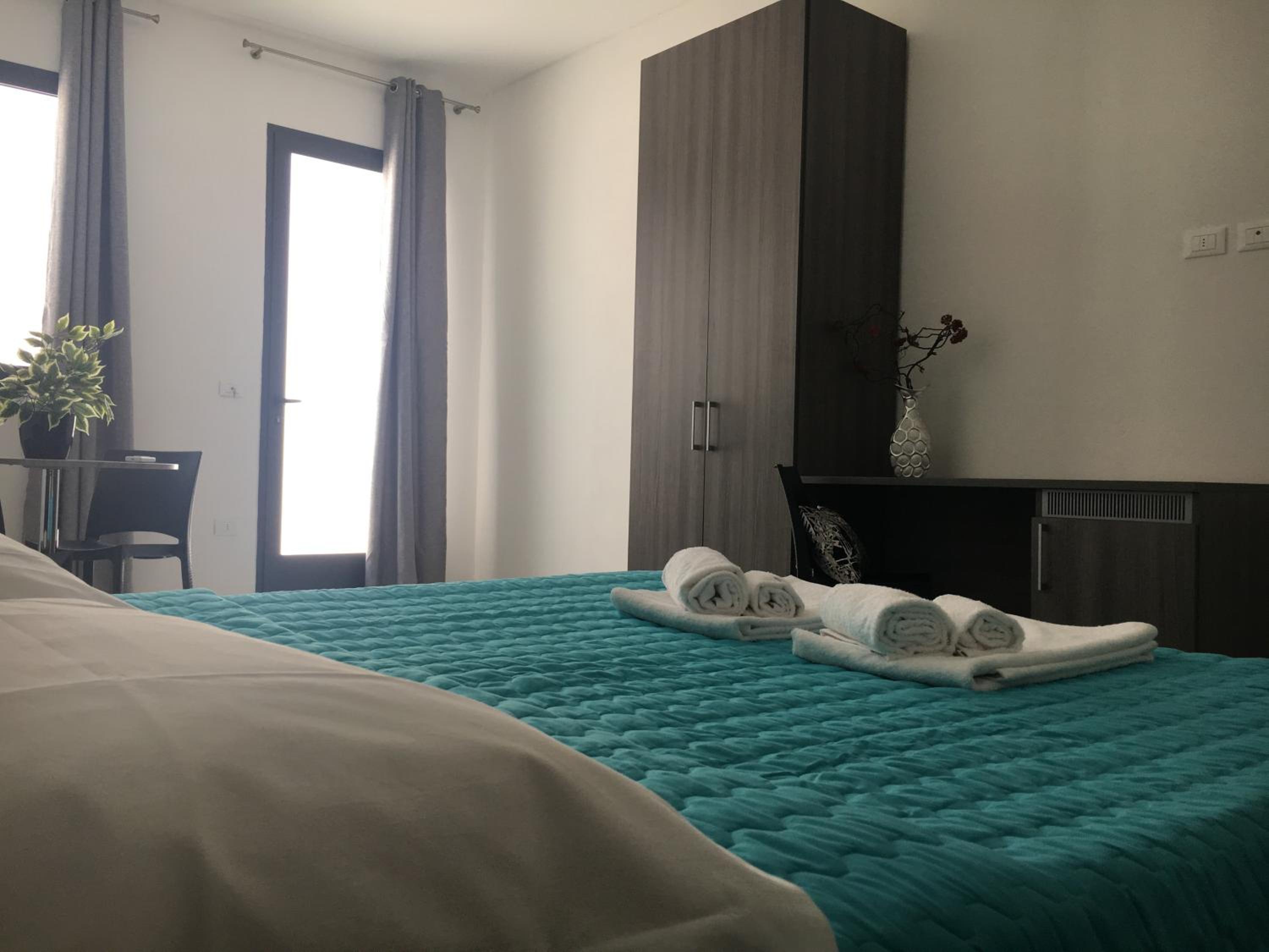 Deluxe Quadruple Room - Photo 3