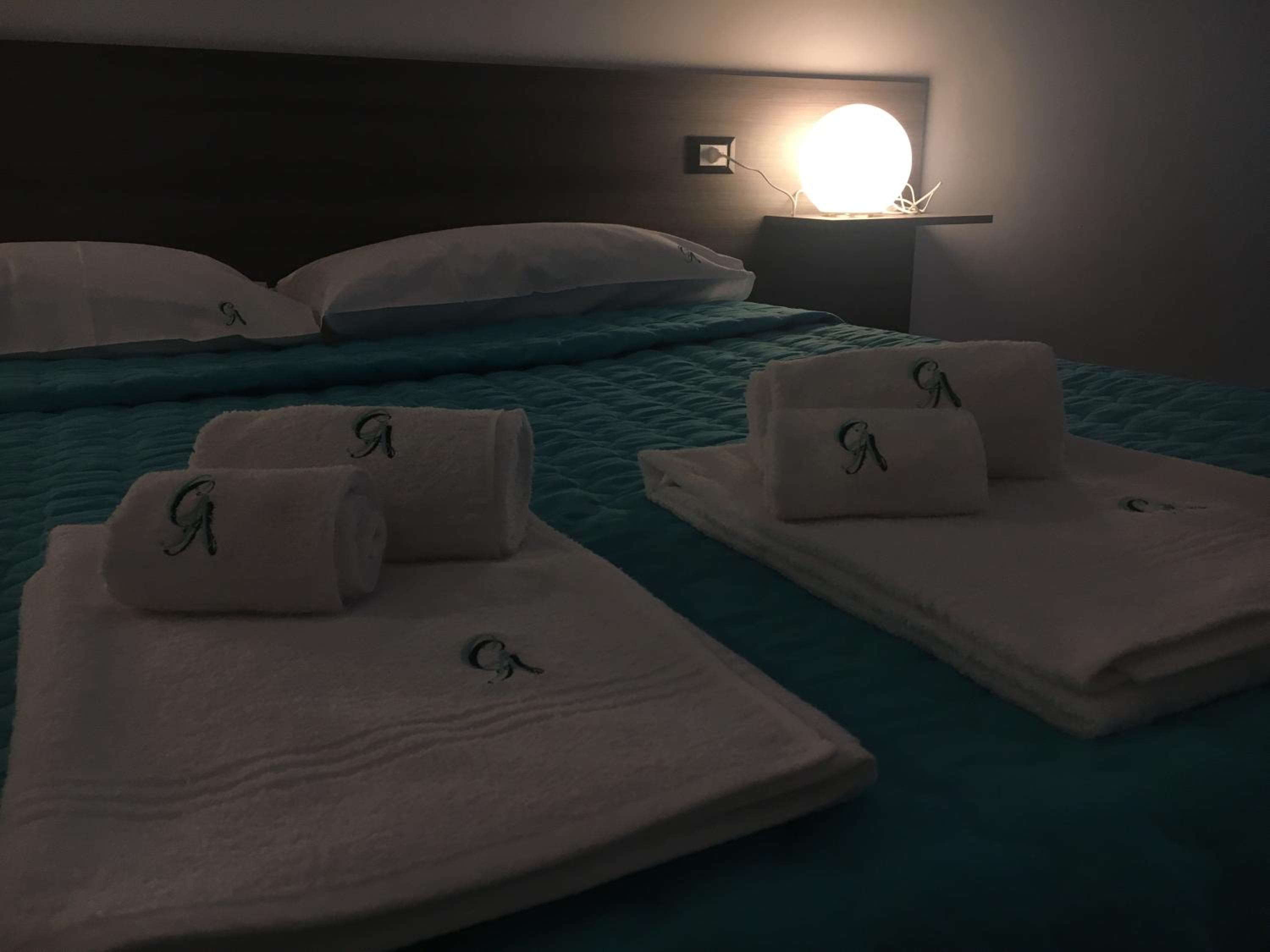 Deluxe Triple Room - Photo 8