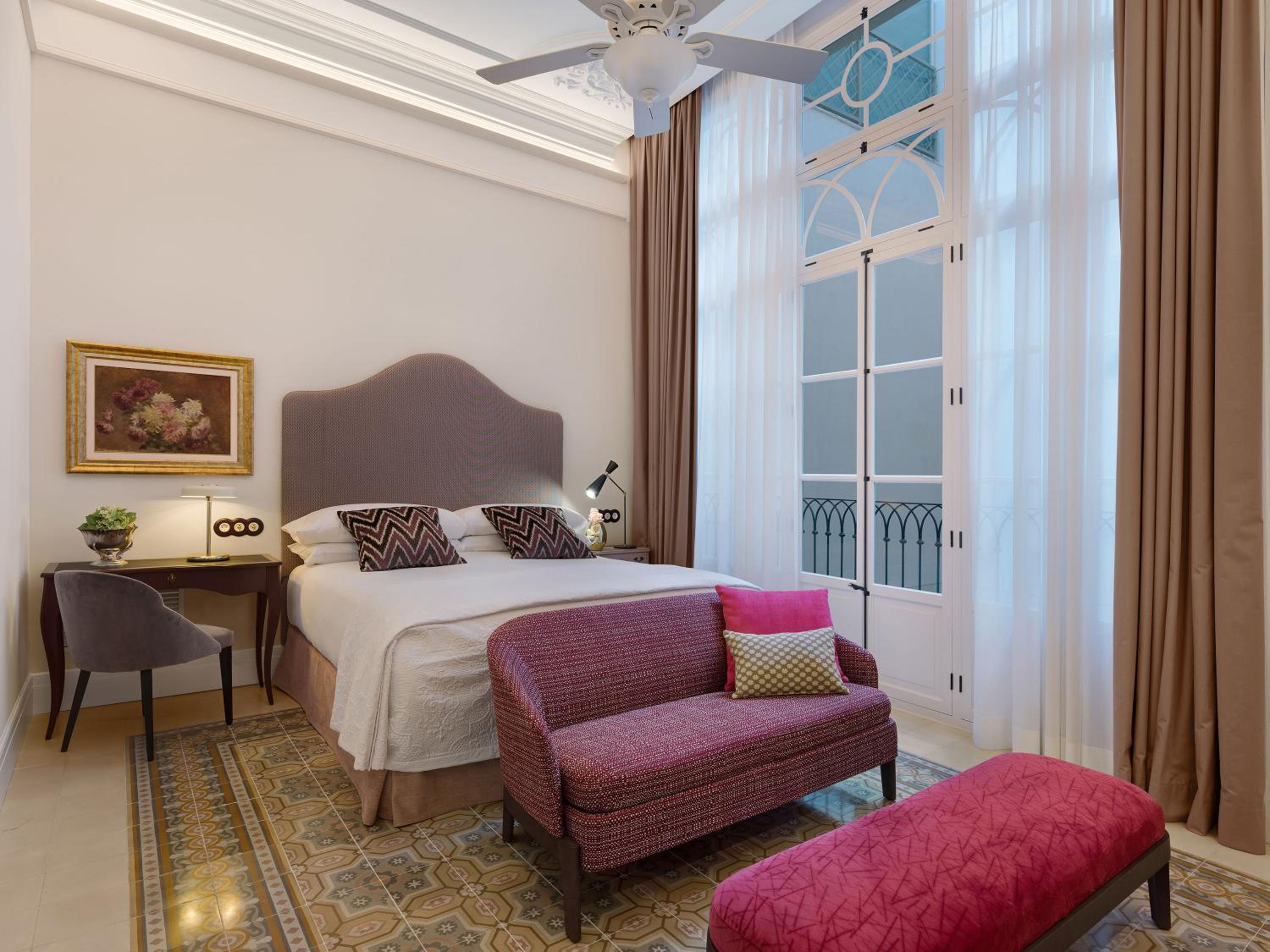 Deluxe Room with spa access thumbnail 6