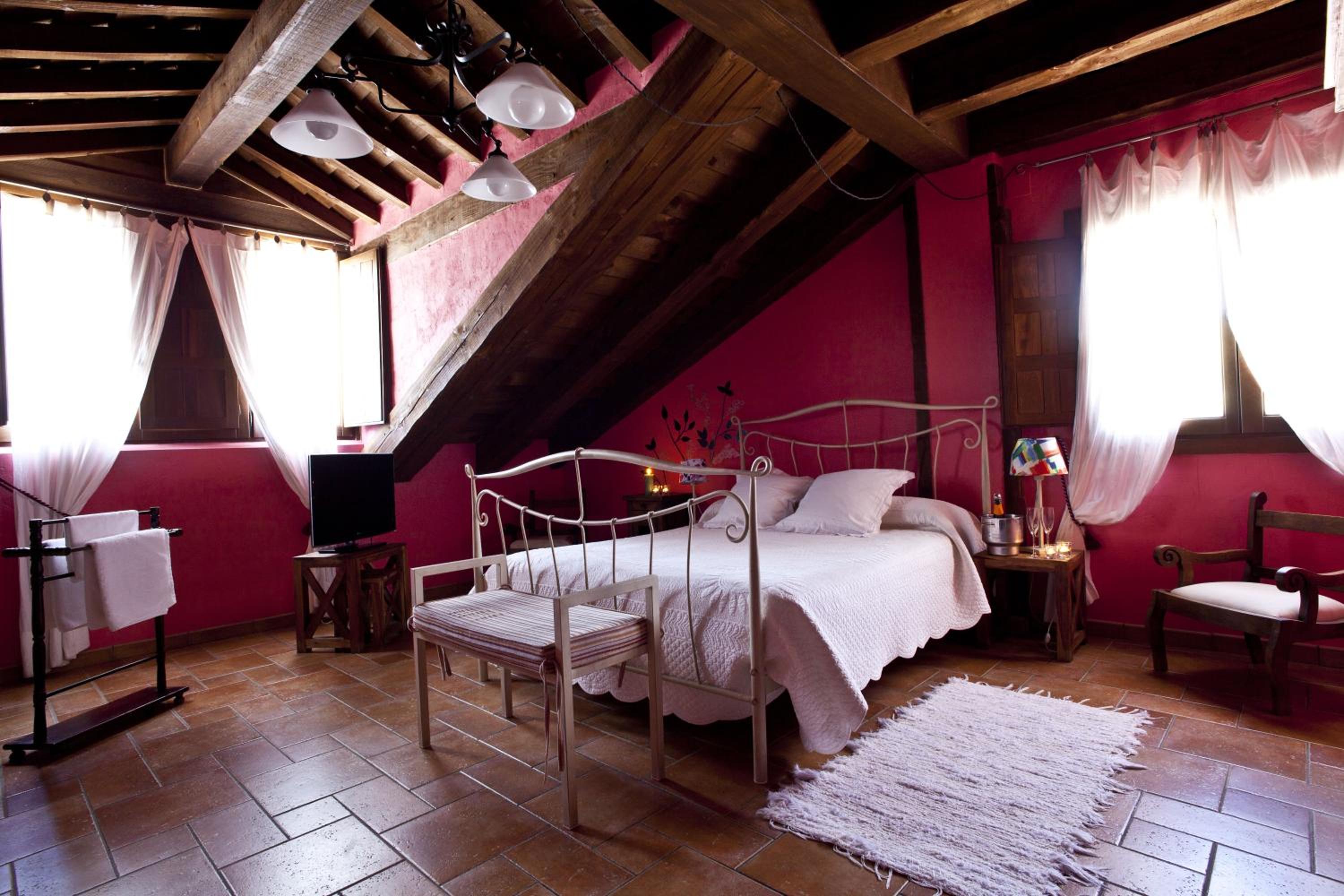 Deluxe Double Room - Photo 1