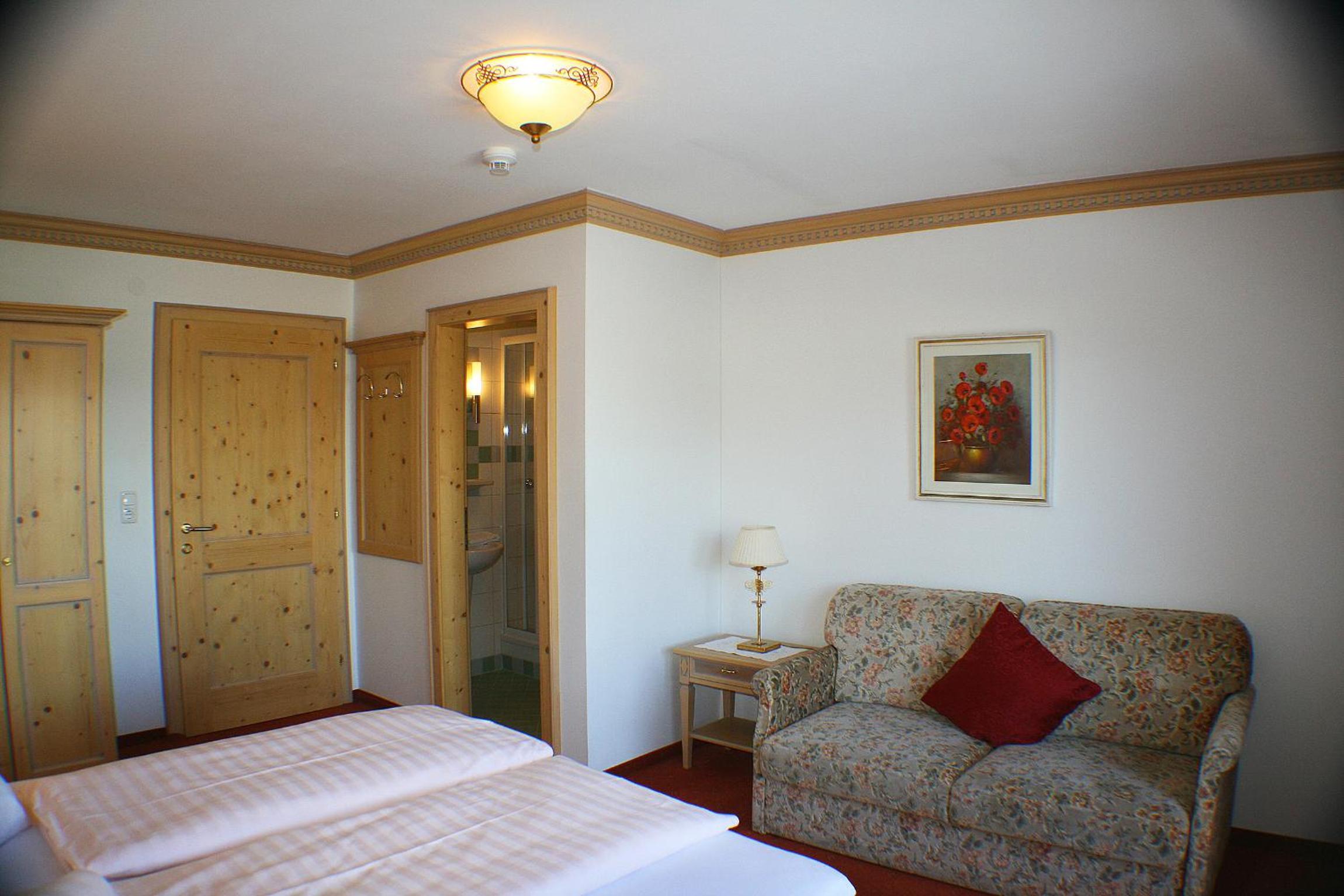 Double Room for Single Use
