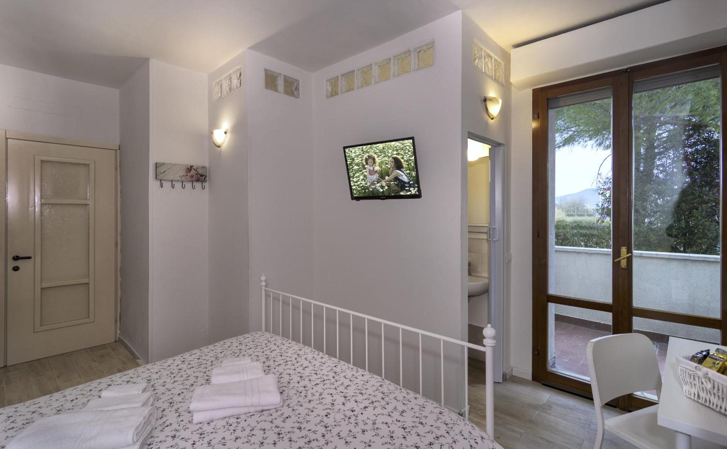 Double Room - Photo 4