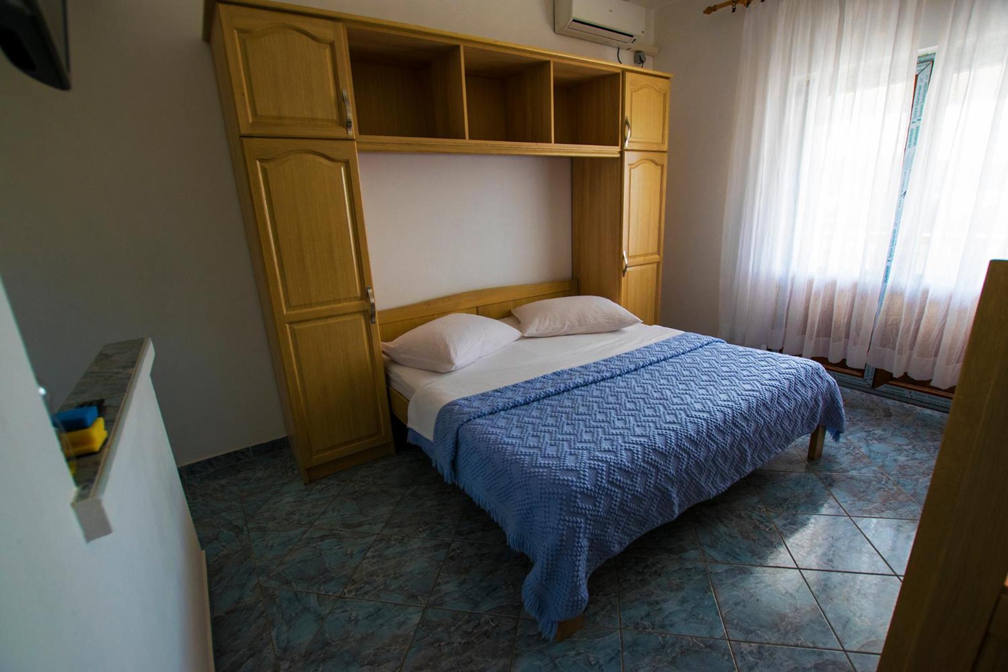 Studio Apartment - Photo 6