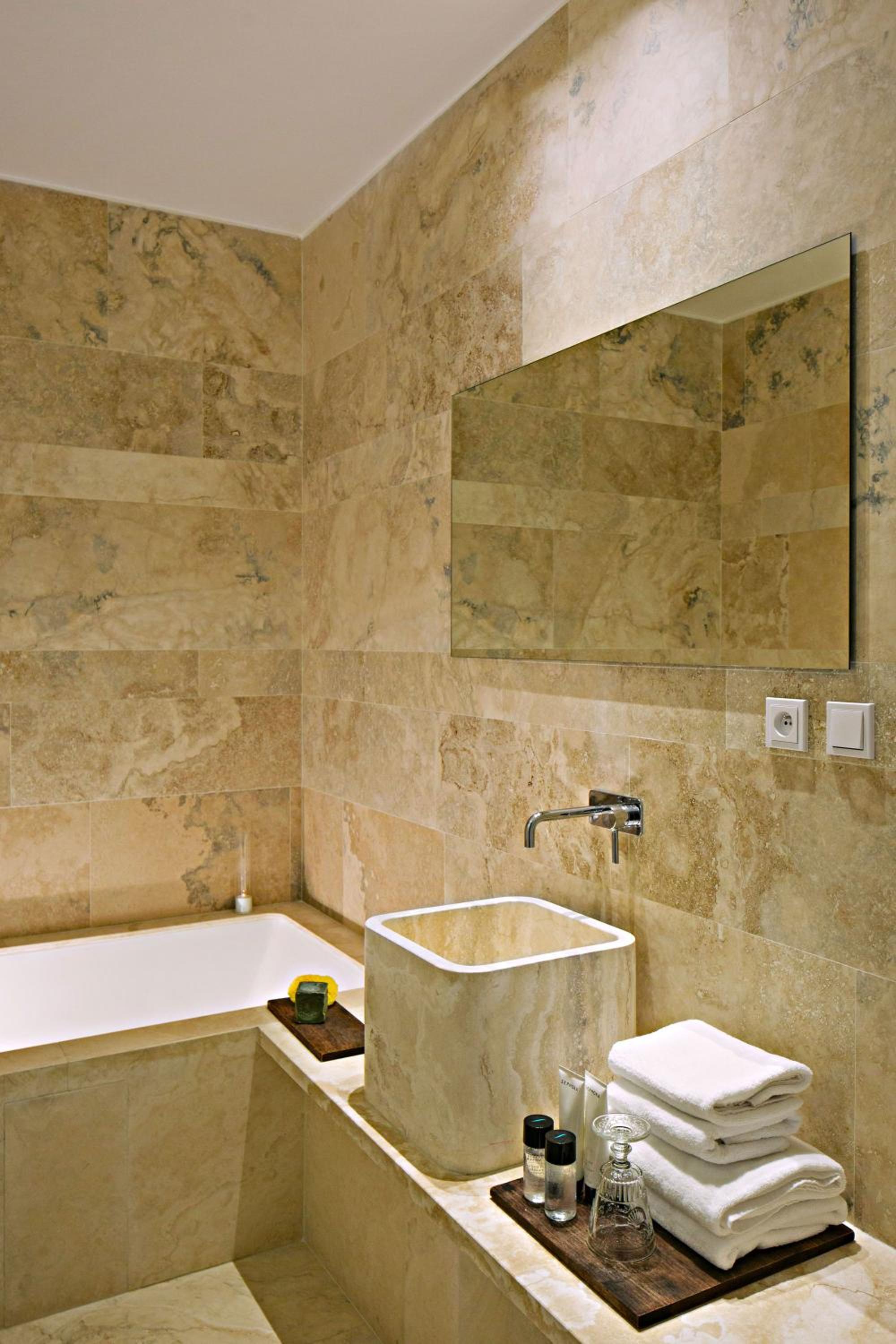 Superior Double or Twin Room with Square View
