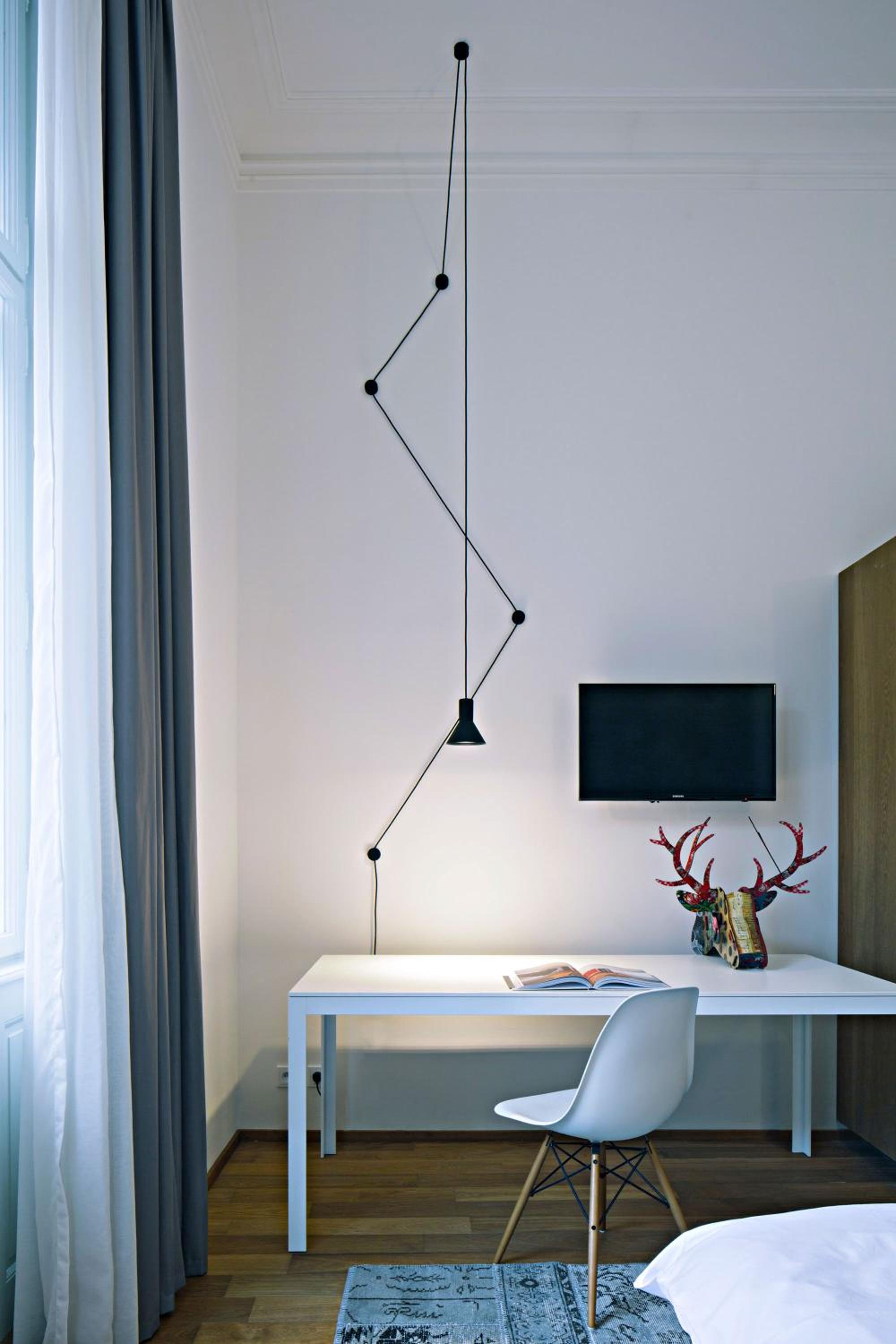 Superior Double or Twin Room with Square View