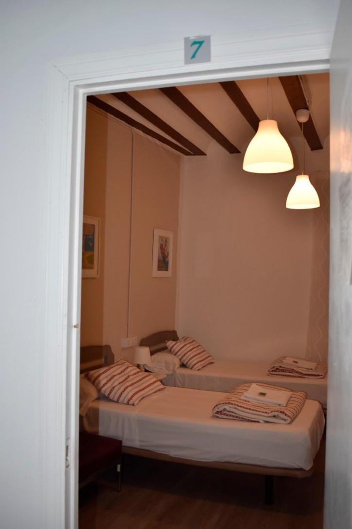Triple Room with Private Bathroom - Photo 1