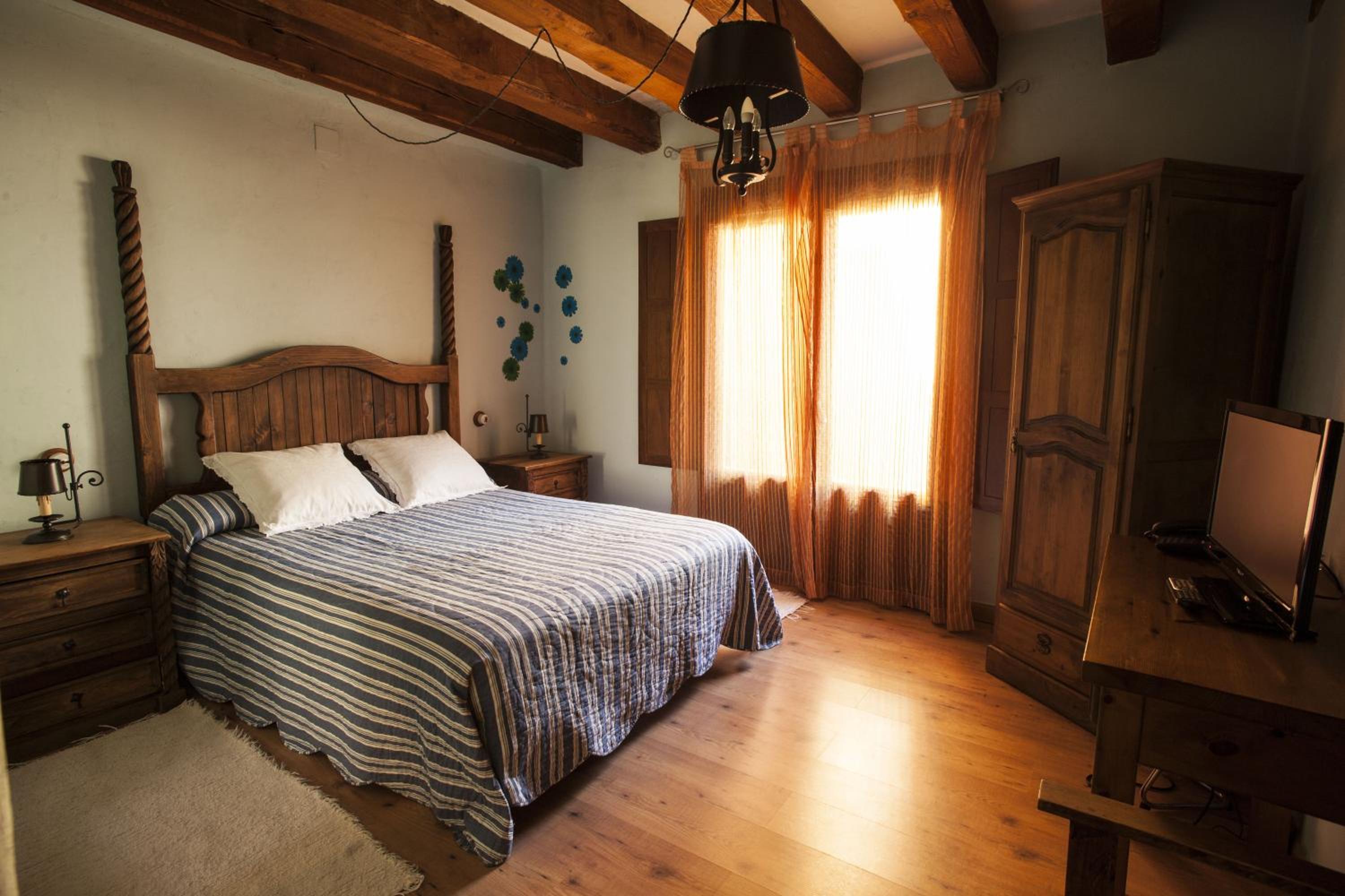 Standard Double Room - Photo 2